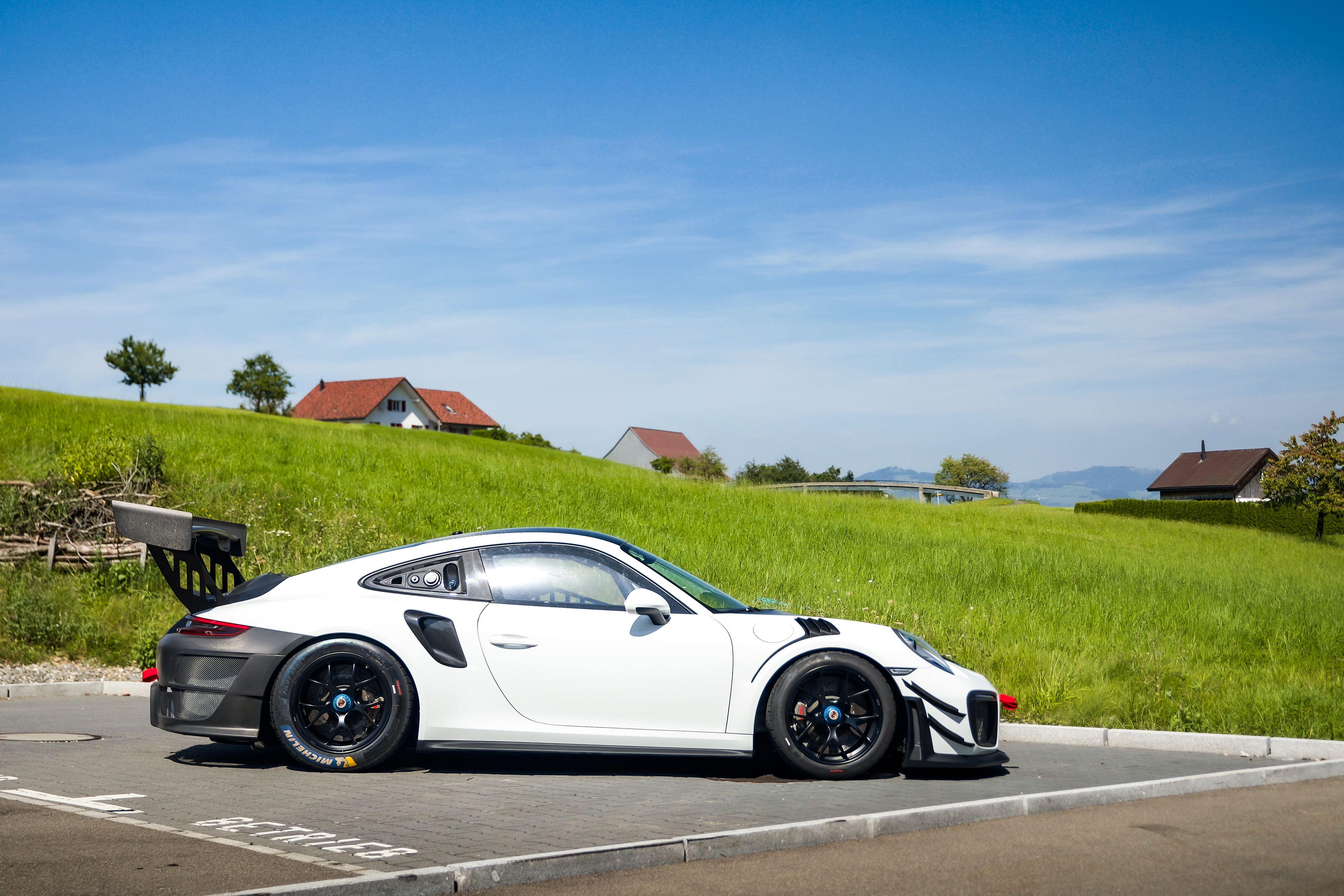 2019 Porsche 911 GT2 RS Clubsport in Pure White