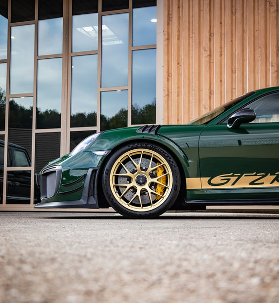 2018 Porsche 911 GT2 RS in British Racing Green