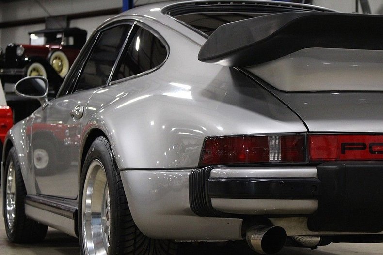1978 Porsche 911 SC in Diamond Silver Metallic 