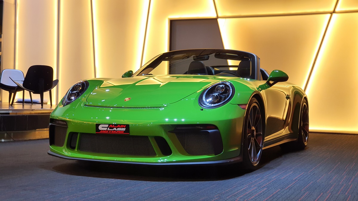2019 Porsche 911 Speedster in Willow Green