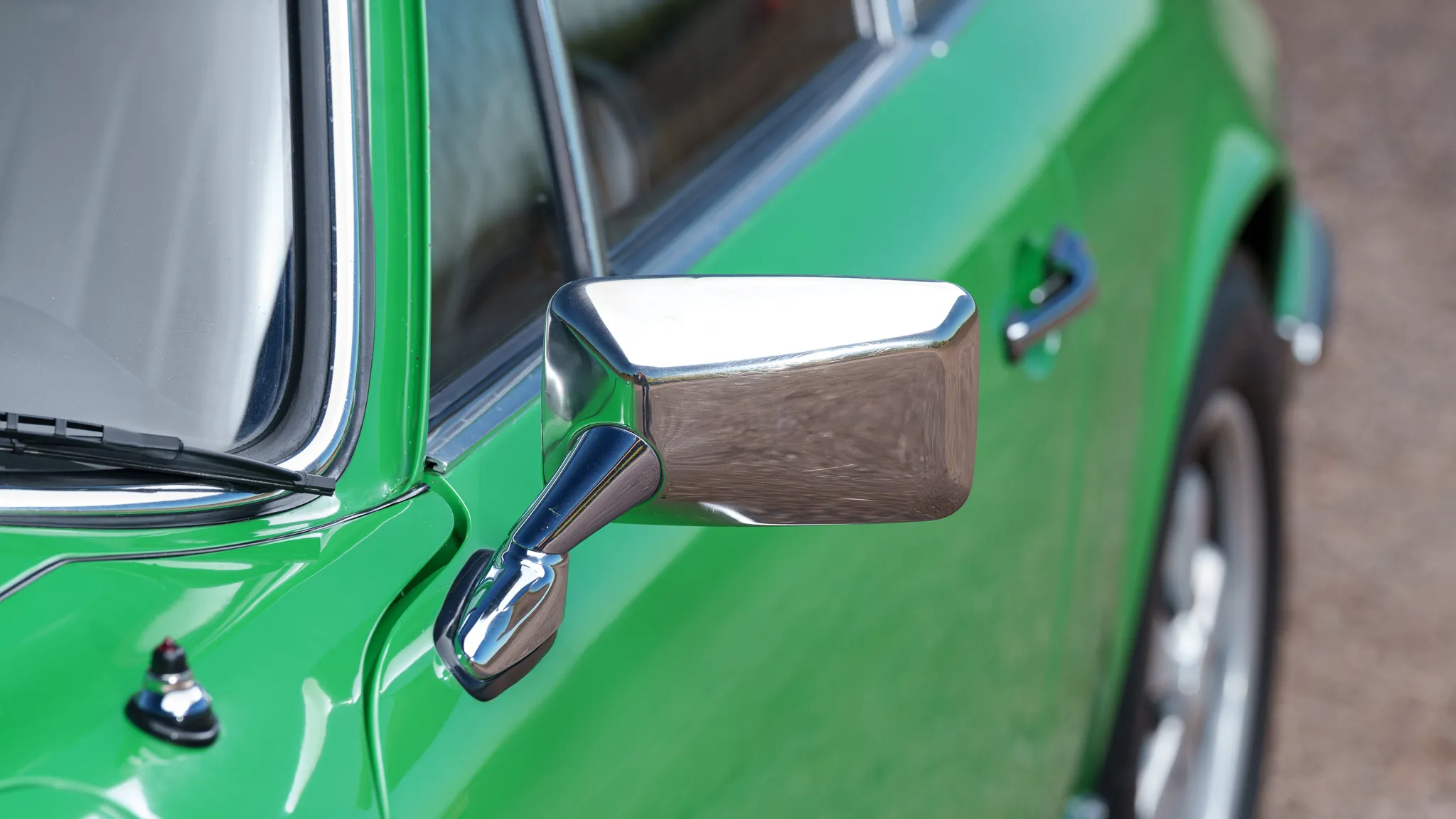1973.5 Porsche 911T Coupe In Viper Green