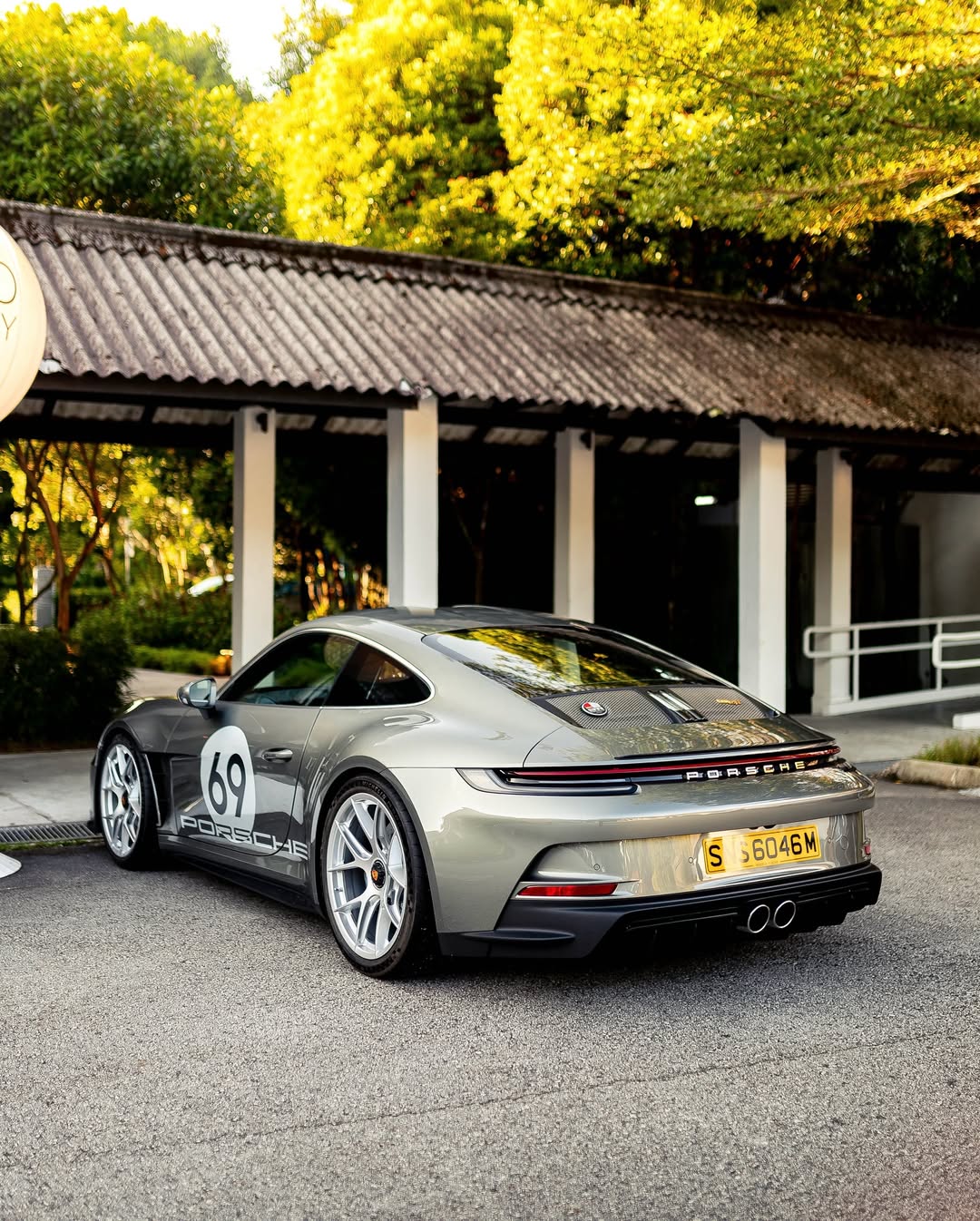2024 Porsche 911 S/T in Felsengruen Metallic