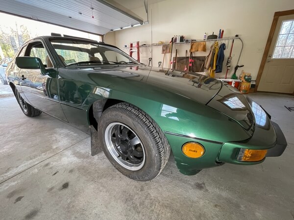 1980 Porsche 924 in Colibri Green Metallic