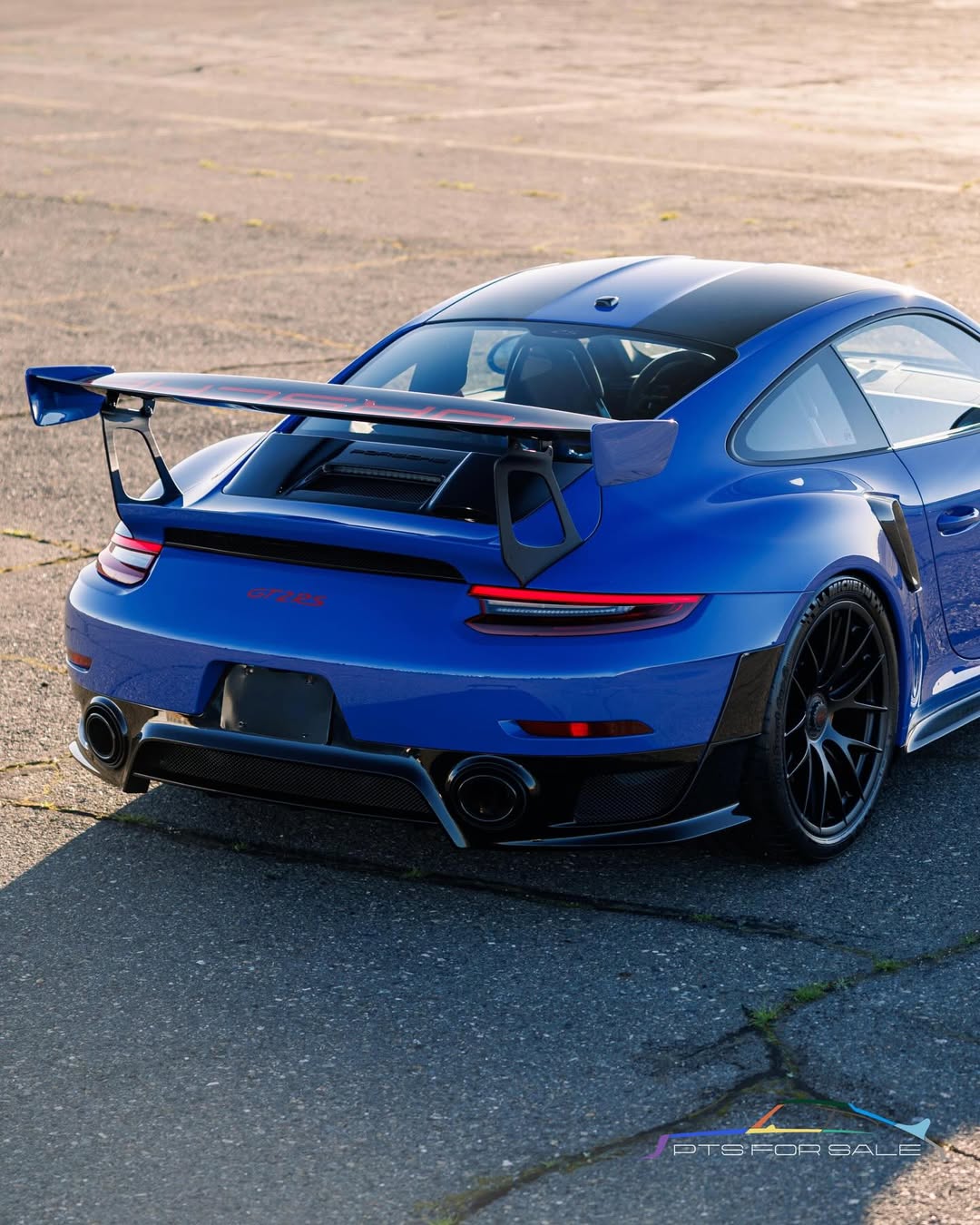2019 Porsche 911 GT2 RS  in Club Blau