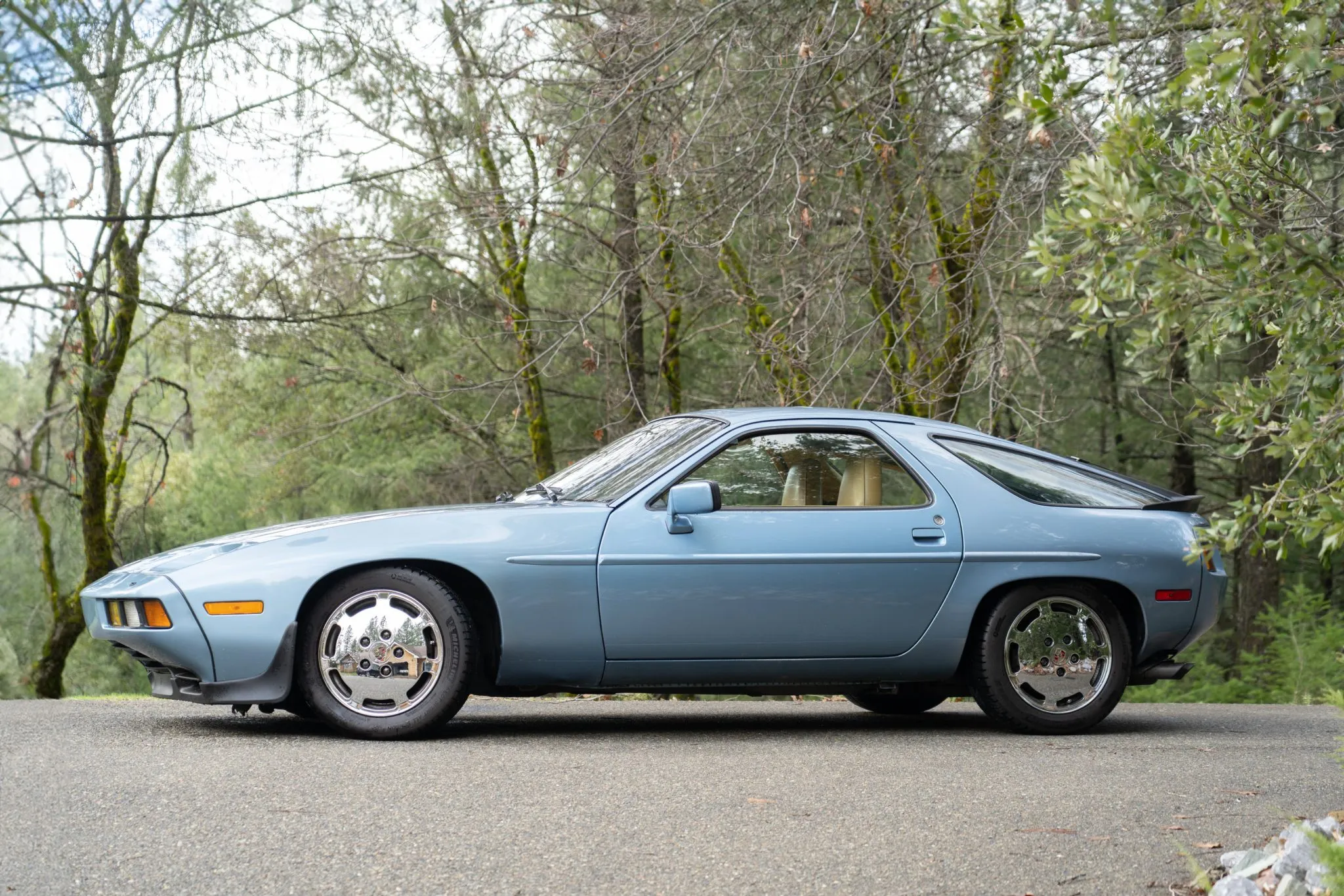 1986.5 Porsche 928S in Iris Blue Metallic