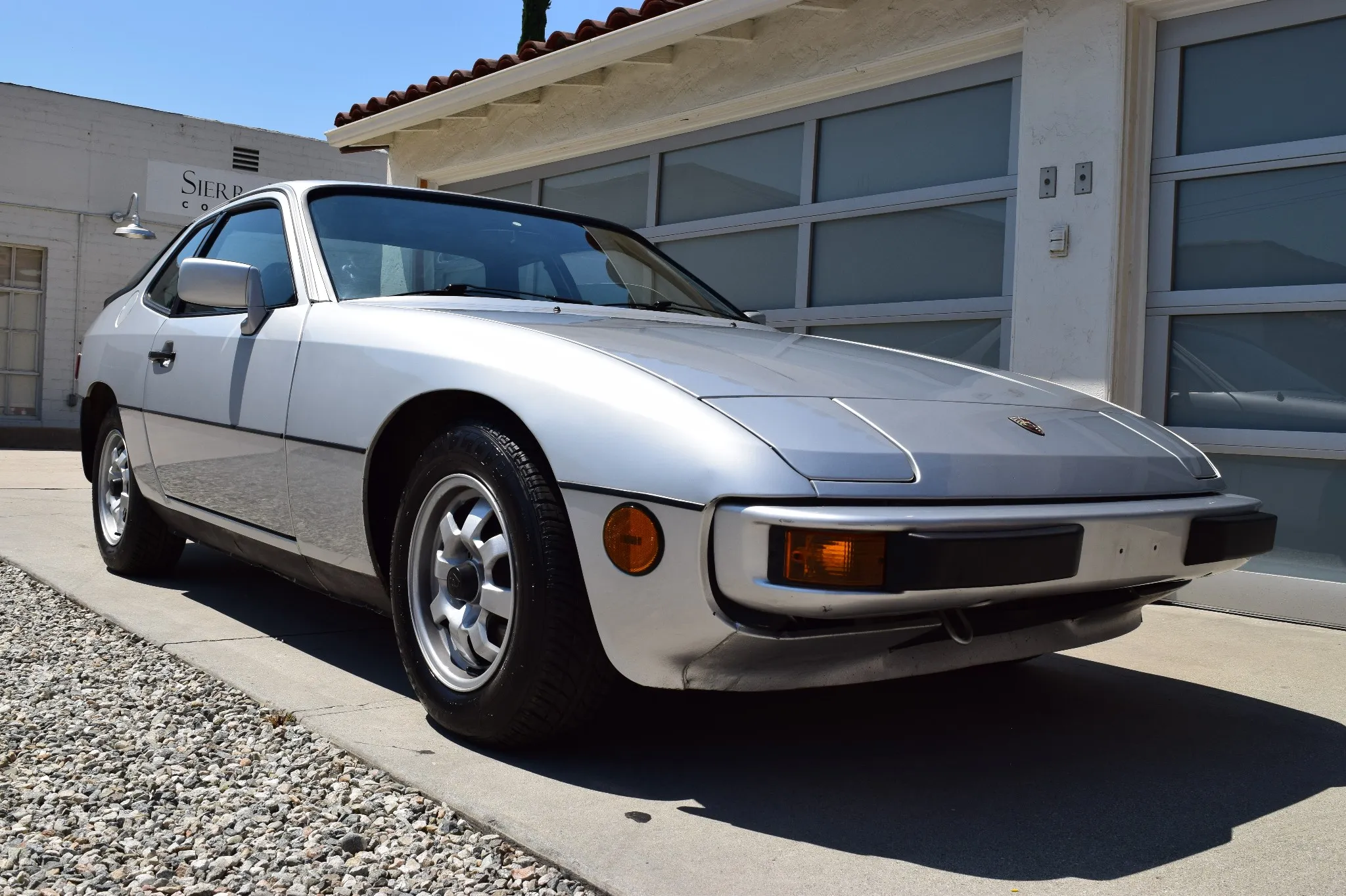 1982 Porsche 924 in Diamond Silver Metallic 