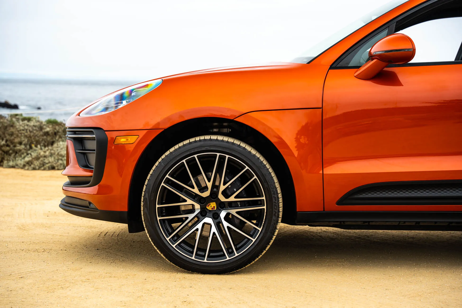 2022 Porsche Macan in Papaya Metallic