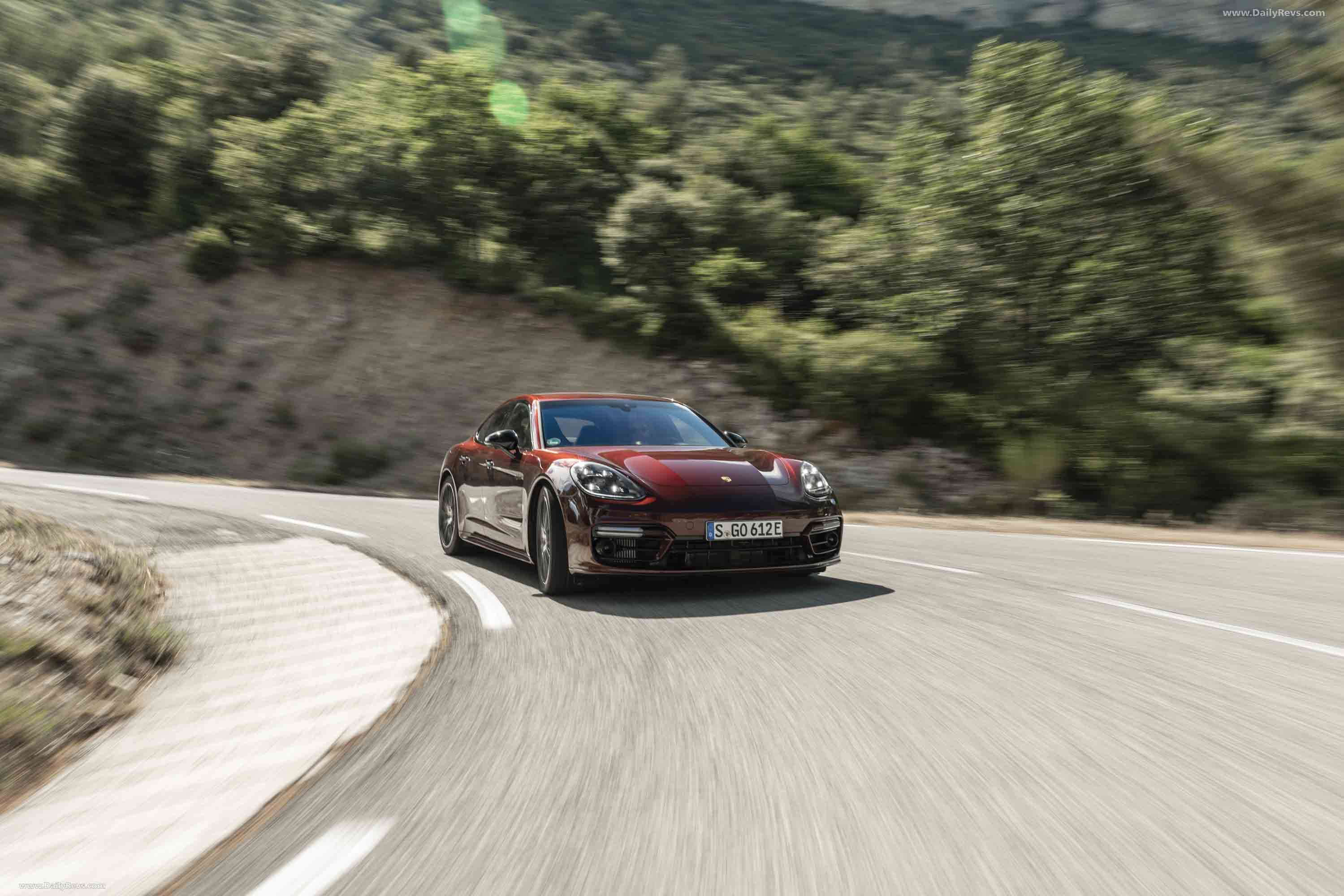 2021 Porsche Panamera 4 E-Hybrid in Cherry Metallic