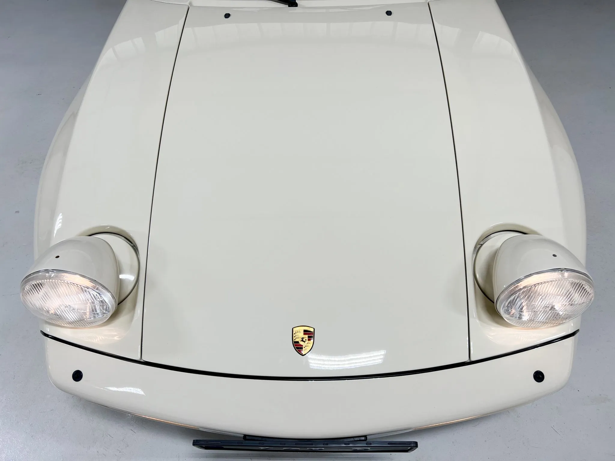 1986.5 Porsche 928S in Pastel Beige