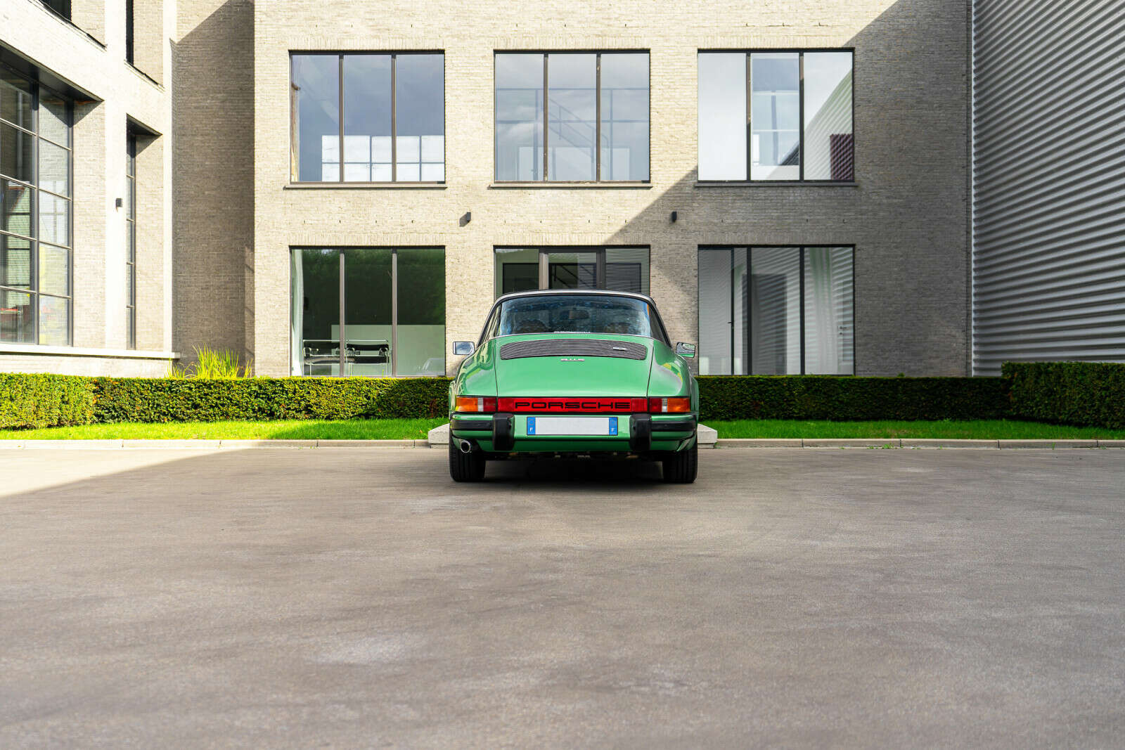 1974 Porsche 911 S in Viper Green Diamond