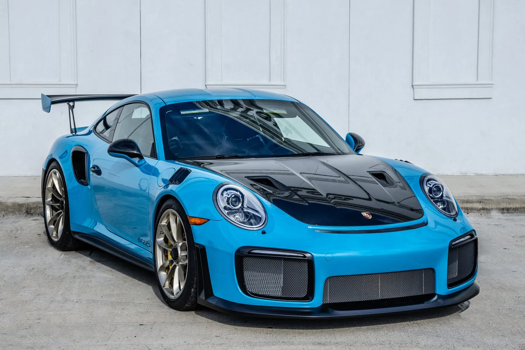 2018 Porsche 911 GT2 RS in Miami Blue
