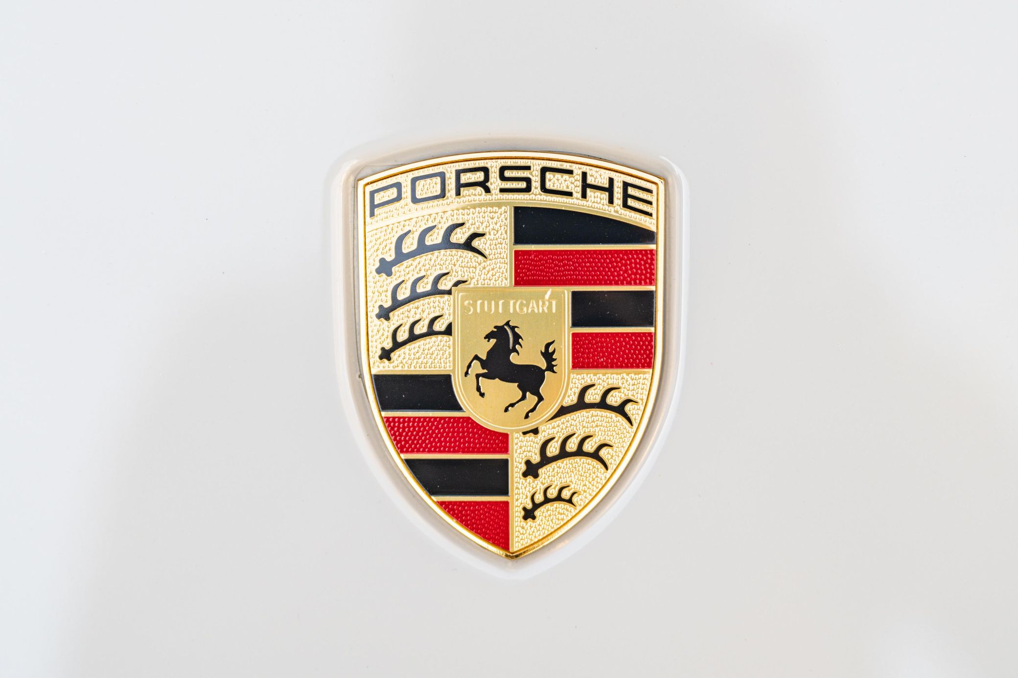 2020 Porsche 718 Cayman GT4 in Chalk