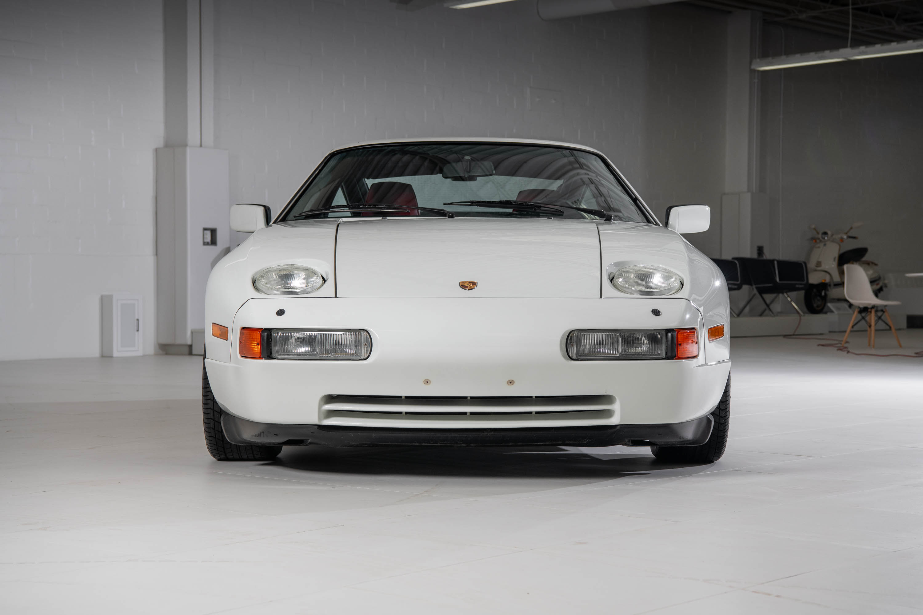 1987 Porsche 928 S4 in Grand Prix White