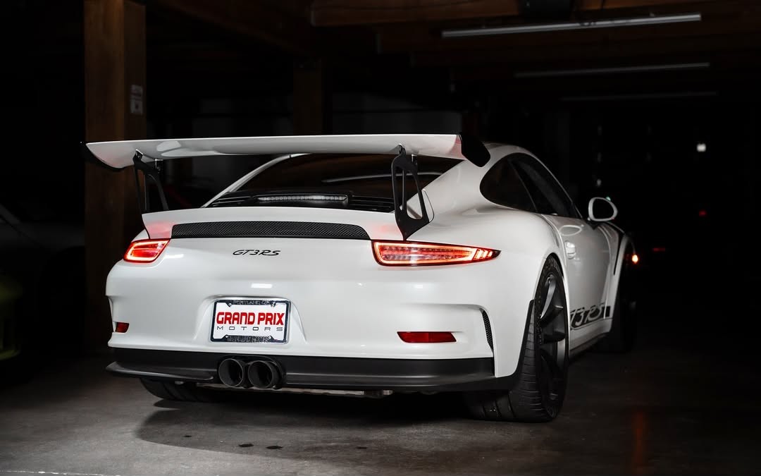 2016 Porsche 911 GT3 RS in Oryx White Metallic