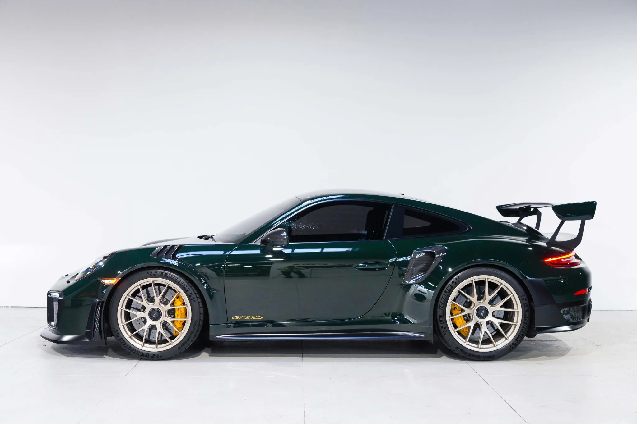 2018 Porsche 911 GT2 RS in Brewster Green