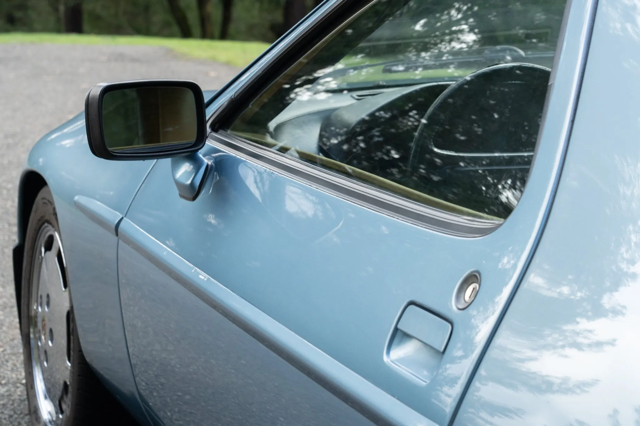 1986.5 Porsche 928S in Iris Blue Metallic