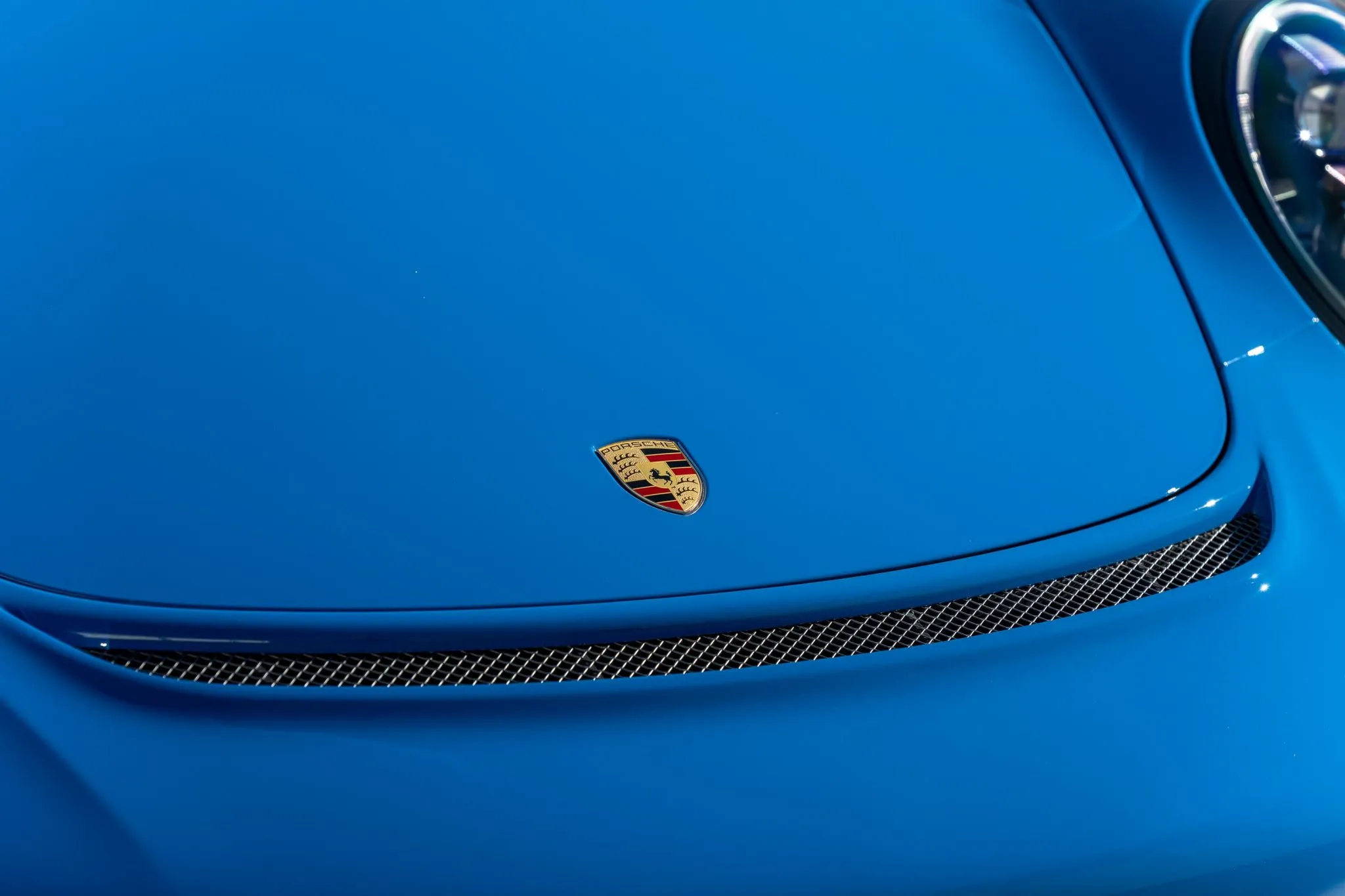 2018 Porsche 911 GT3 Touring in Golf Blue