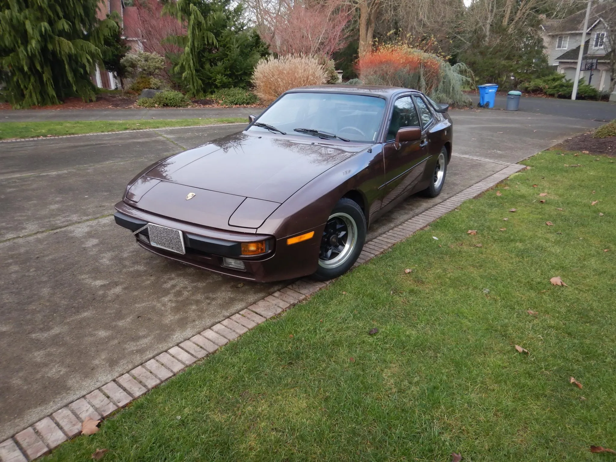 1985 Porsche 944 in Mahogany Metallic