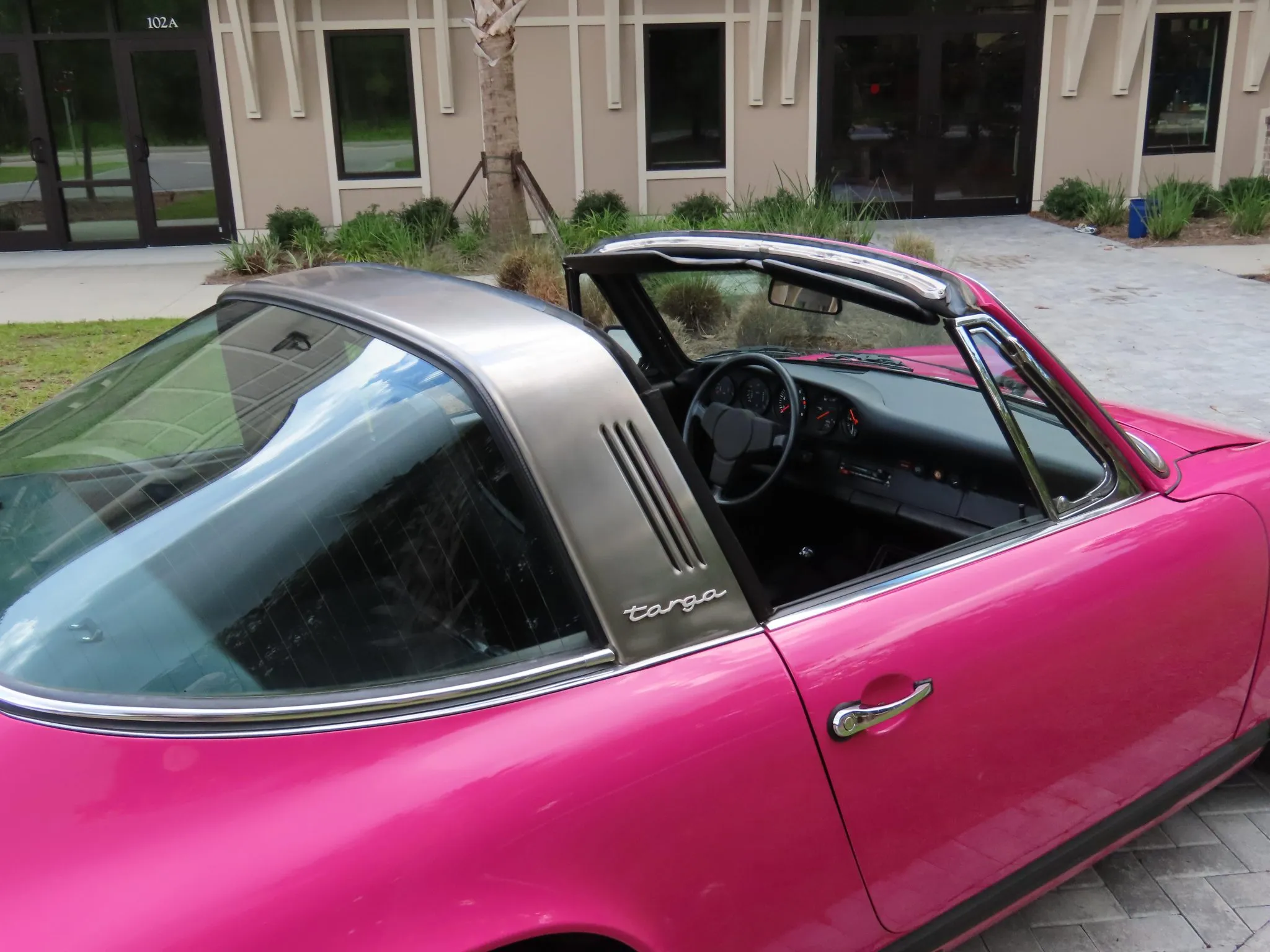 1976 Porsche 911S Targa in Magenta