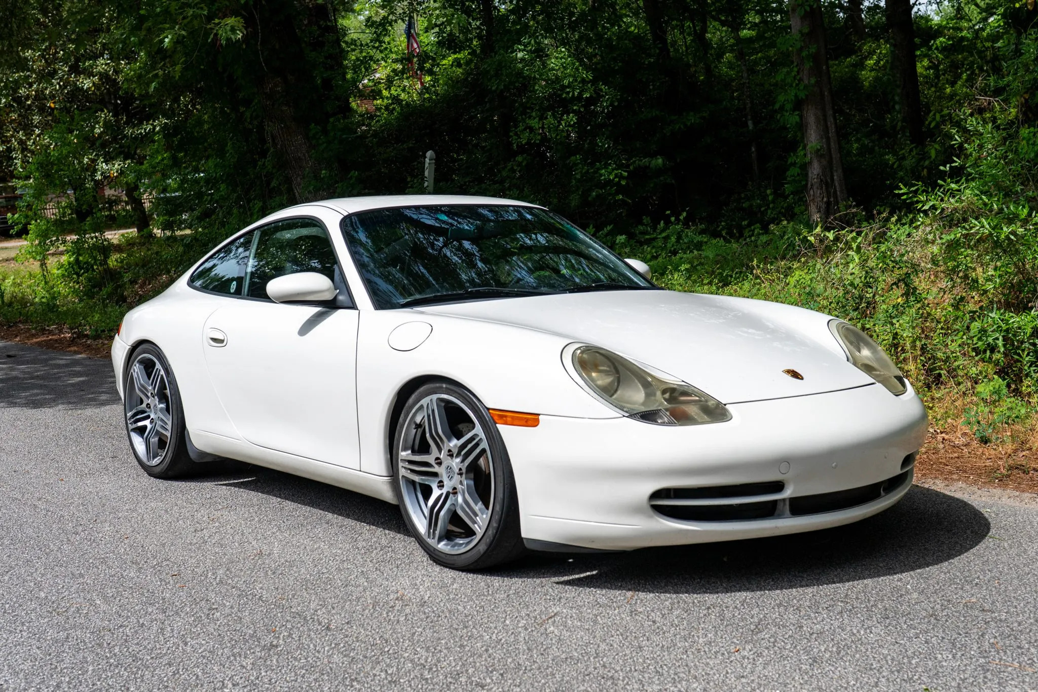 2000 Porsche 911 Carrera Coupe in Biarritz White