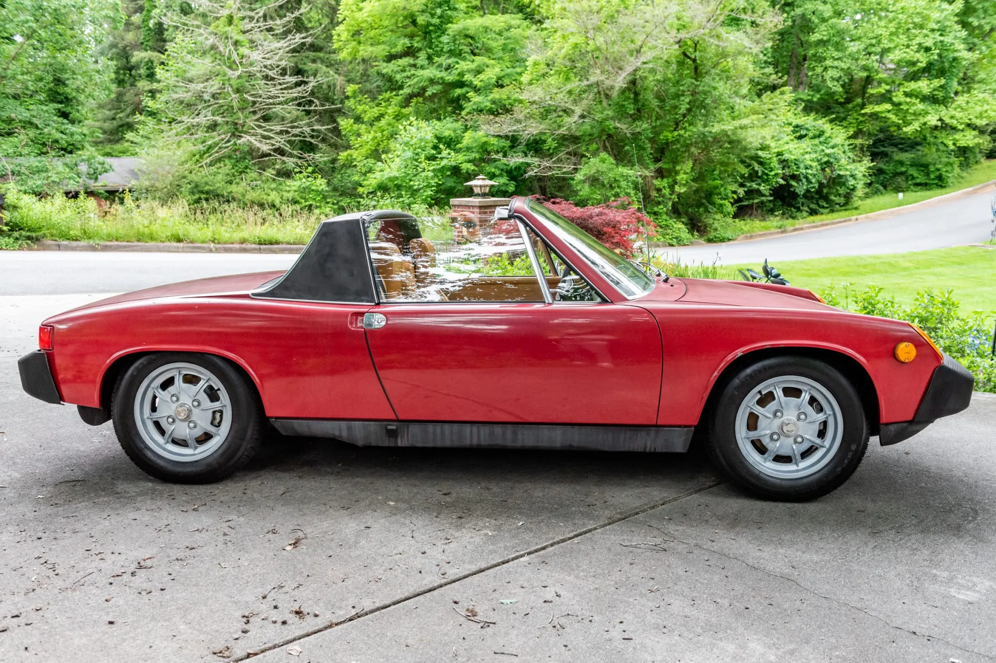 1976 Porsche 914 2.0L in Malaga Red