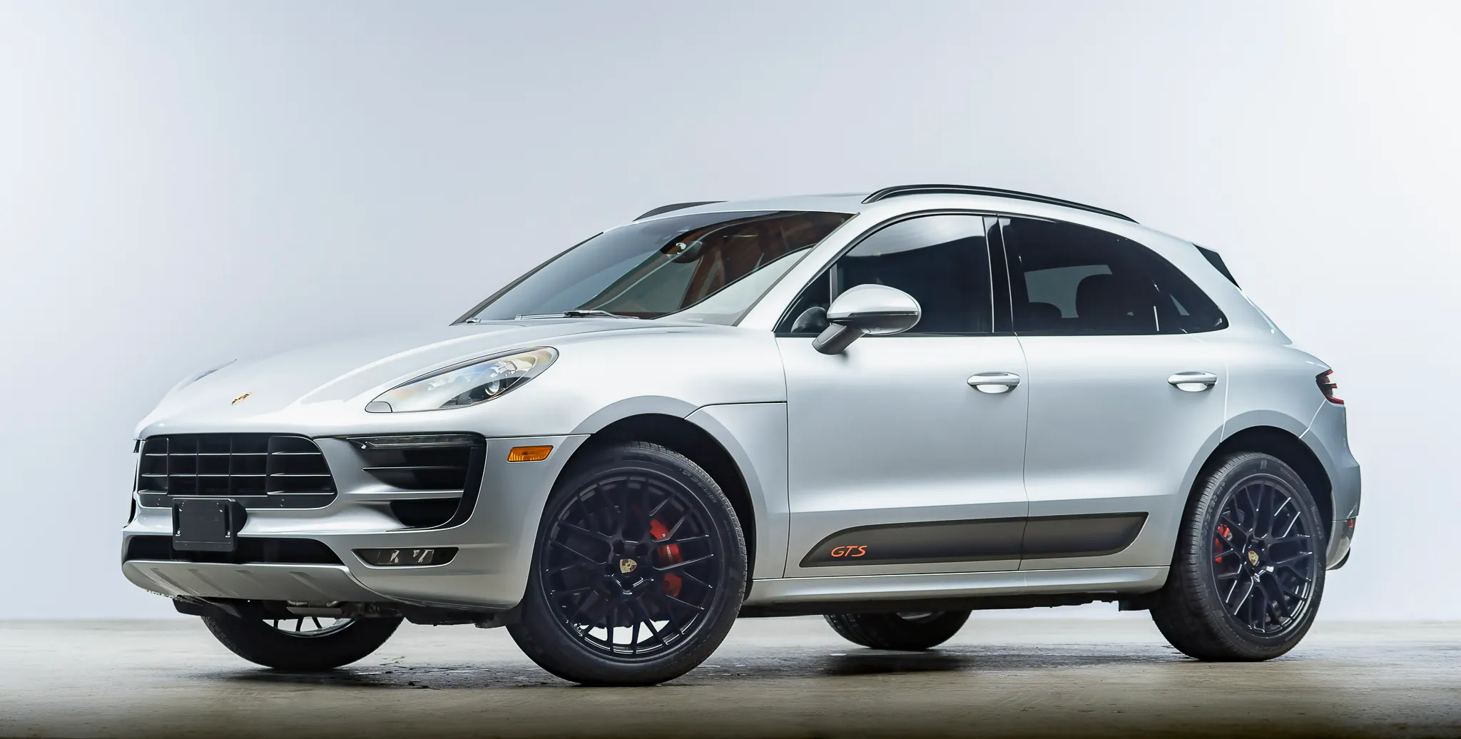 2017 Porsche Macan GTS in Rhodium Silver Metallic