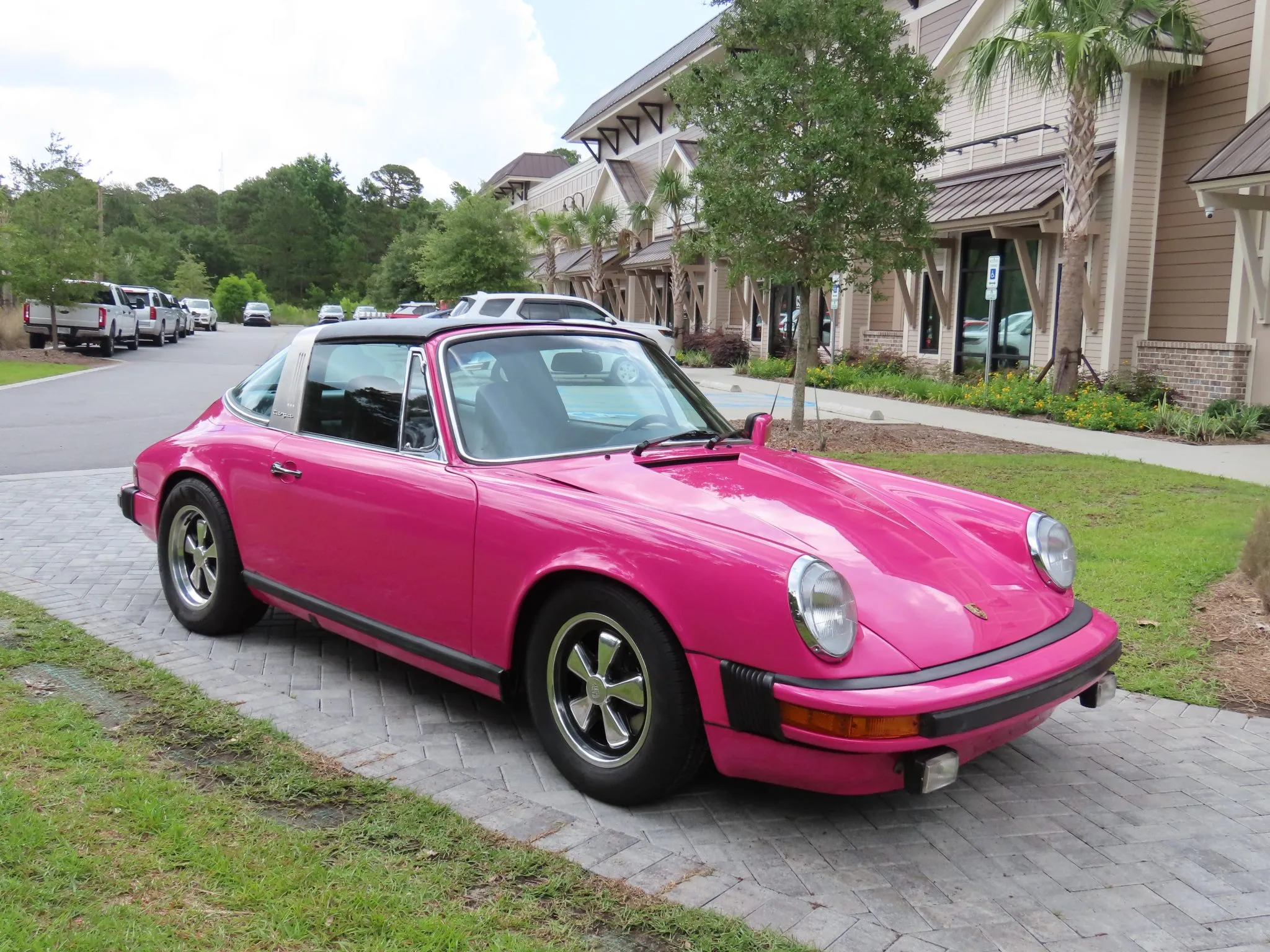 1976 Porsche 911S Targa in Magenta