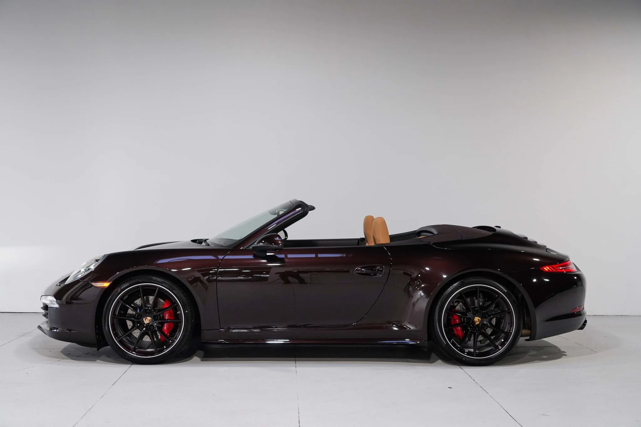 2016 Porsche 911 Carrera 4S Cabriolet in Mahogany Metallic