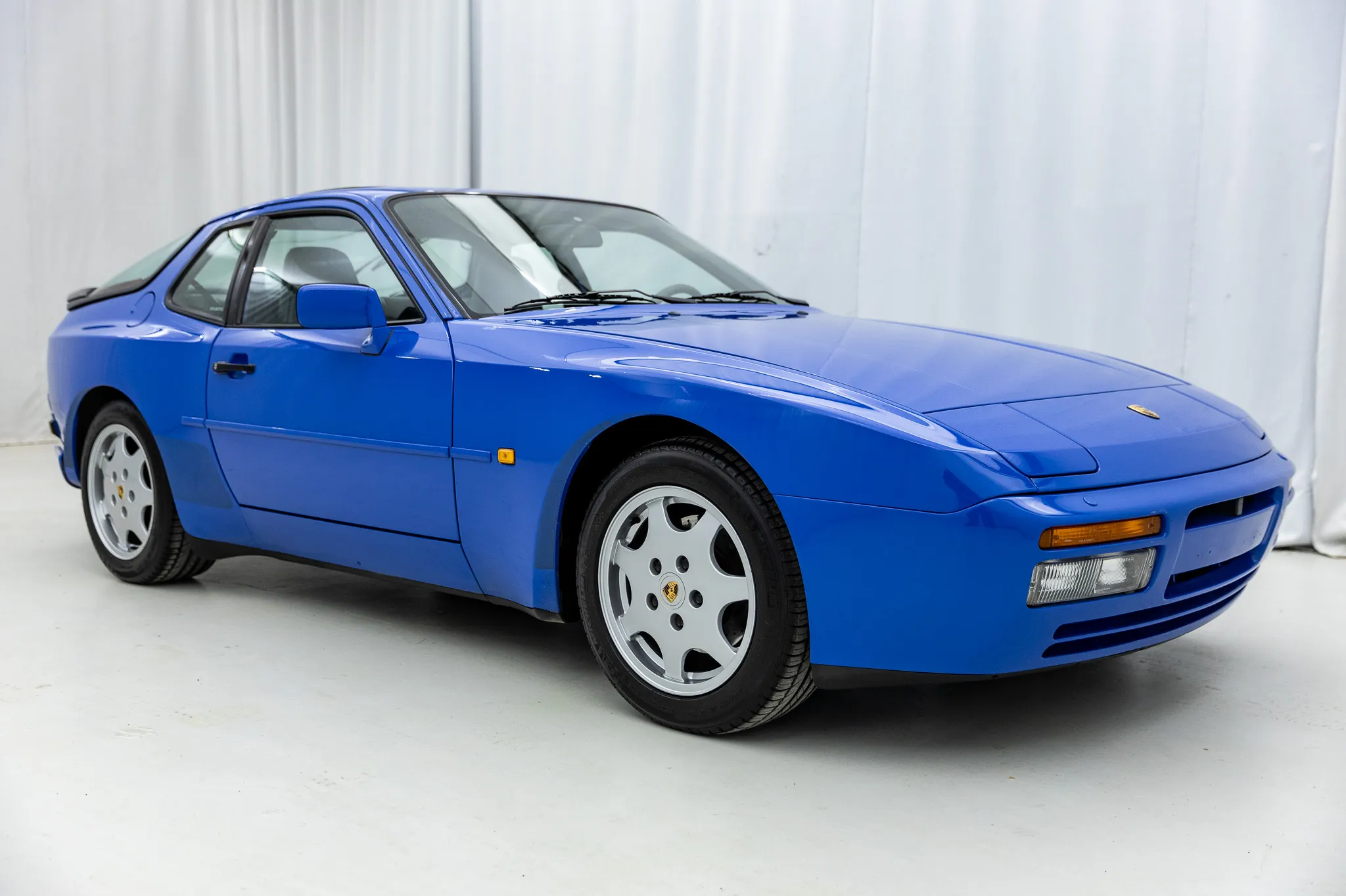 1991 Porsche 944 S2 in Maritime Blue
