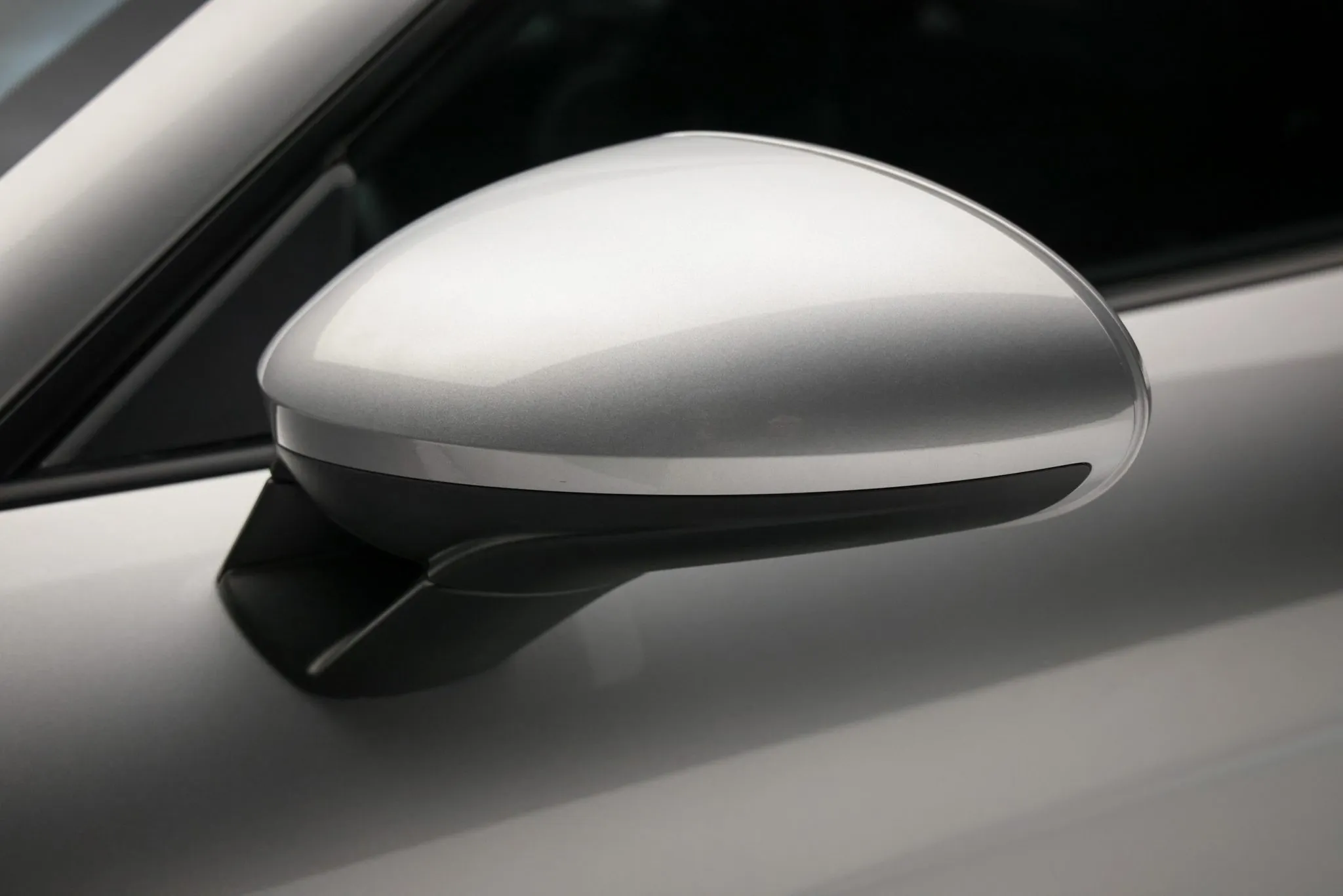 2021 Porsche 718 Cayman GT4 in GT Silver Metallic