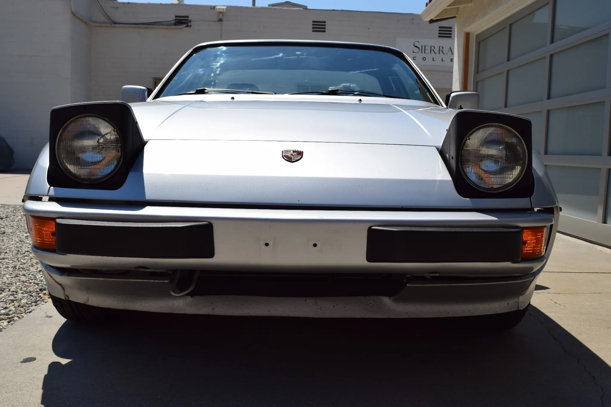 1982 Porsche 924 in Diamond Silver Metallic 