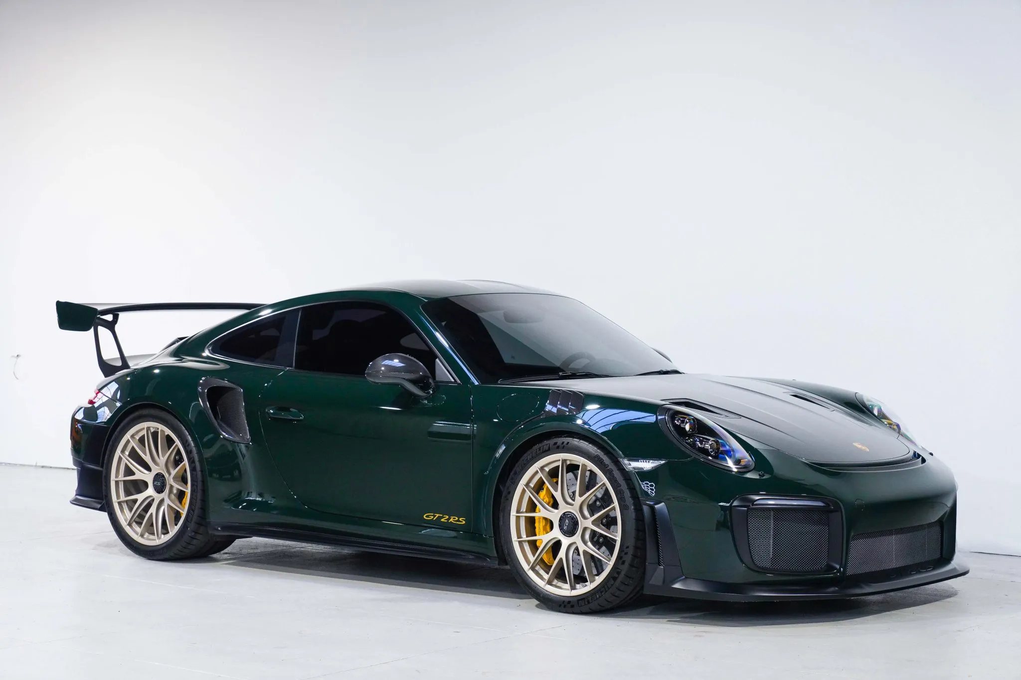 2018 Porsche 911 GT2 RS in Brewster Green