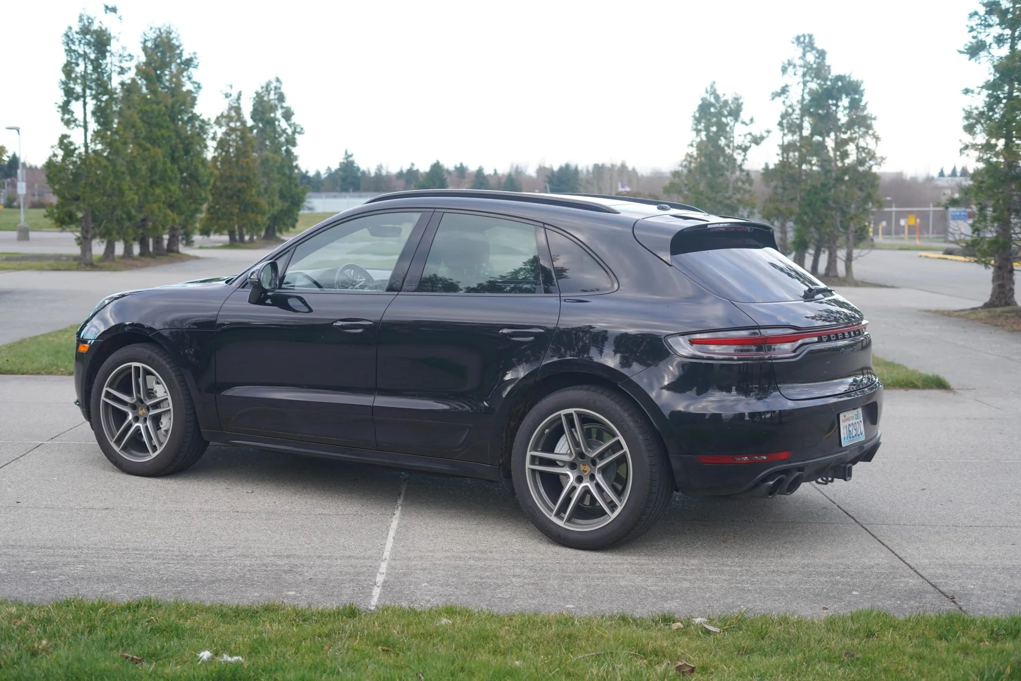 2020 Porsche Macan Turbo in Jet Black Metallic