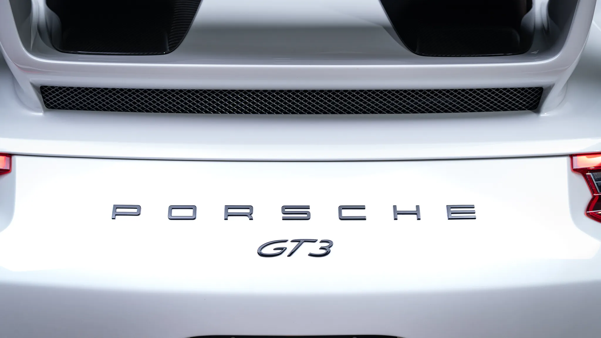 2018 Porsche 911 GT3 in Oryx White Metallic