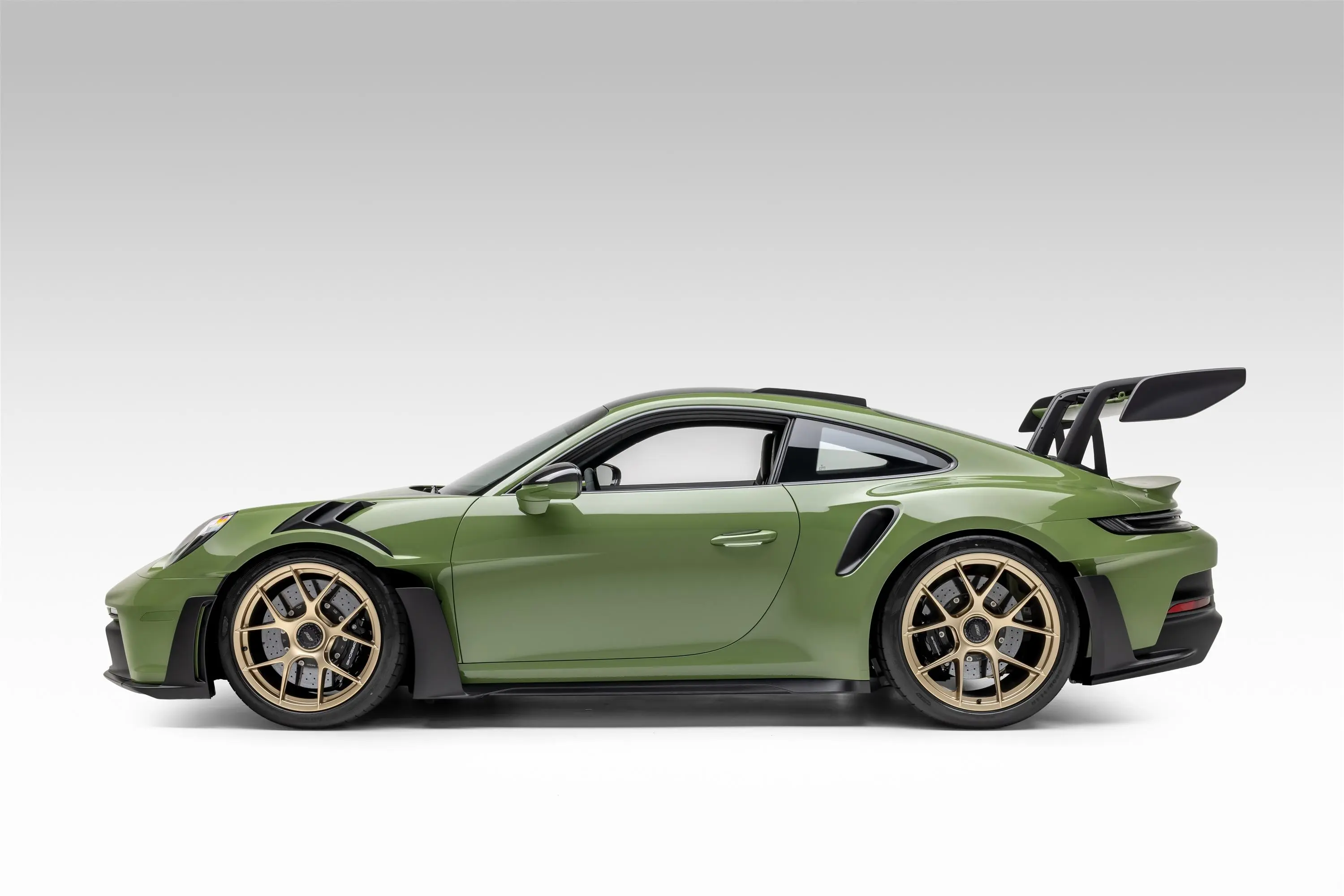2024 Porsche 911 GT3 RS Weissach in Olive Green