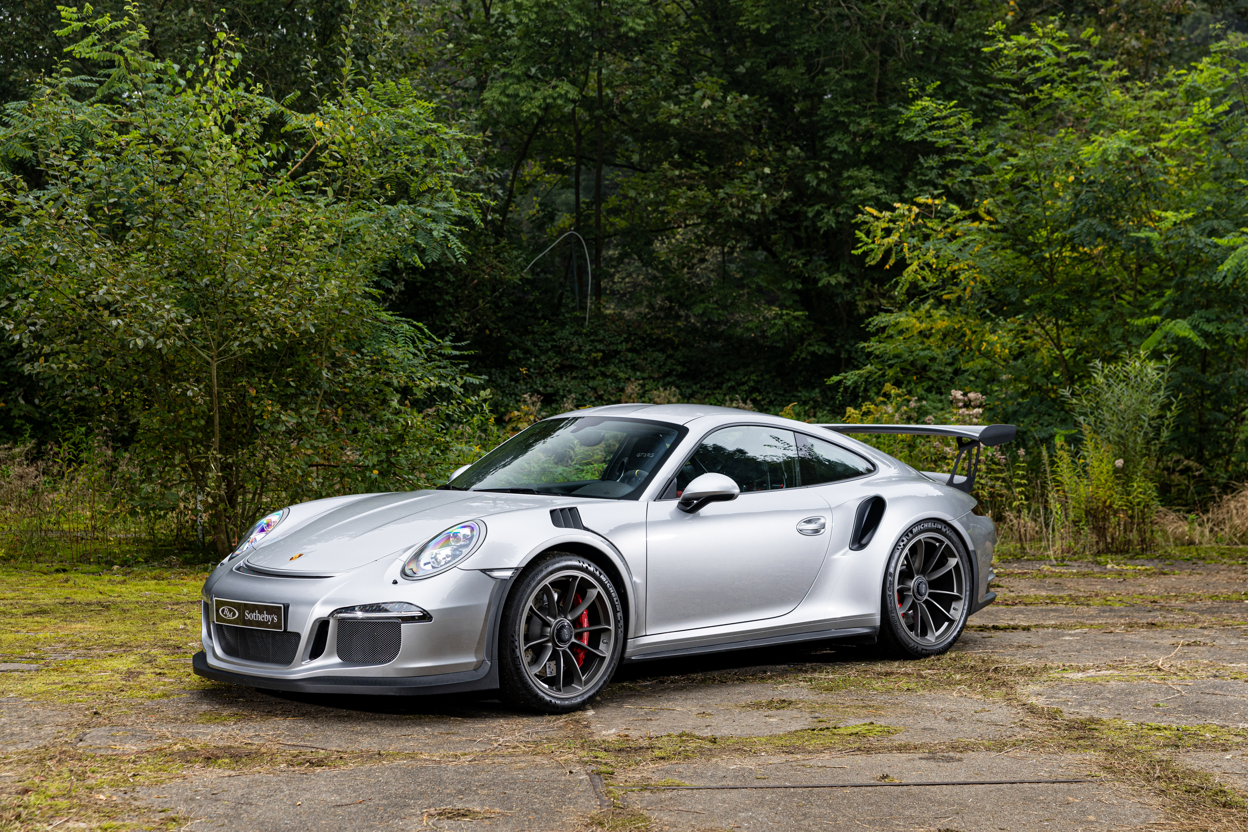 2016 Porsche 911 GT3 RS in GT Silver Metallic