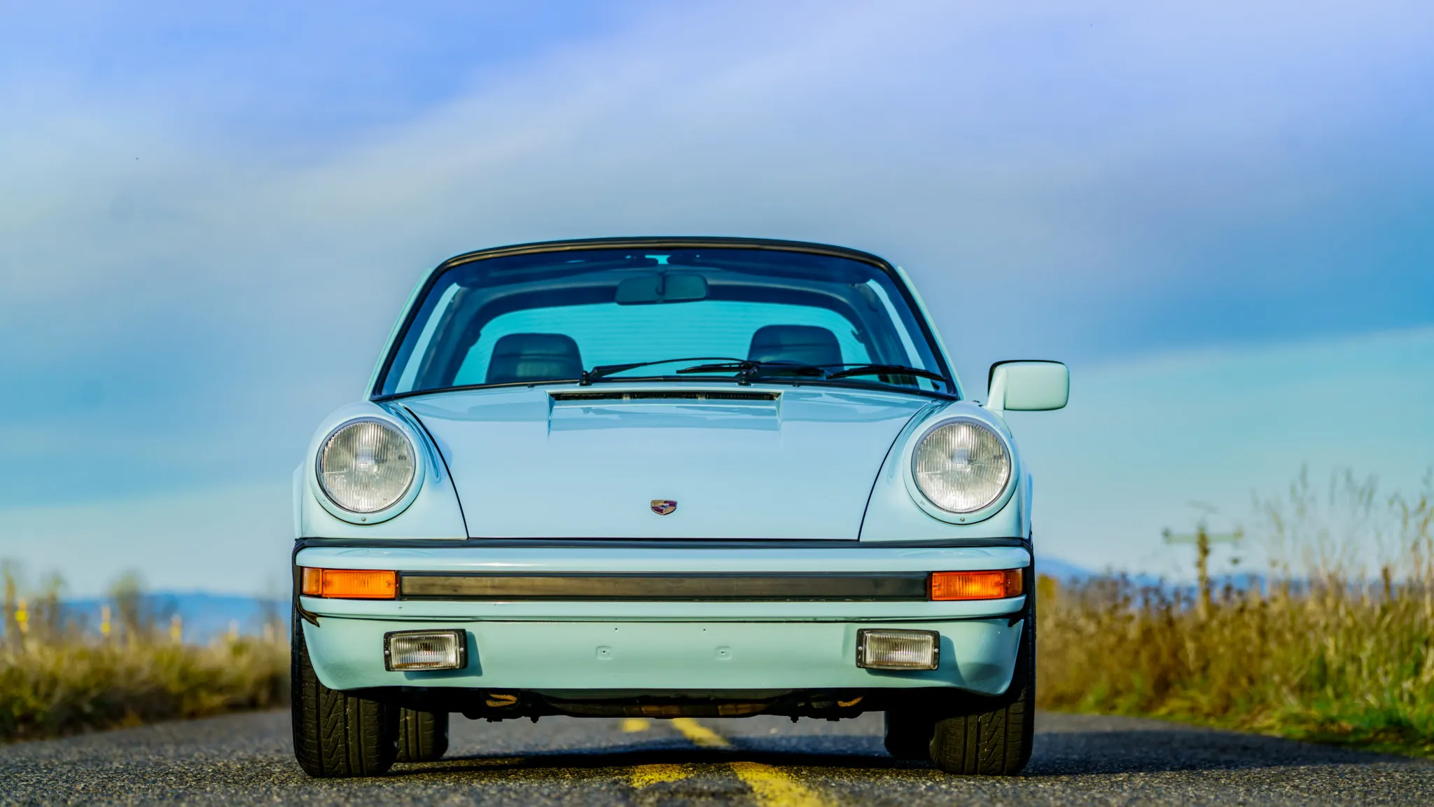 1977 Porsche 911S Targa in Eisblau (Ice Blue)