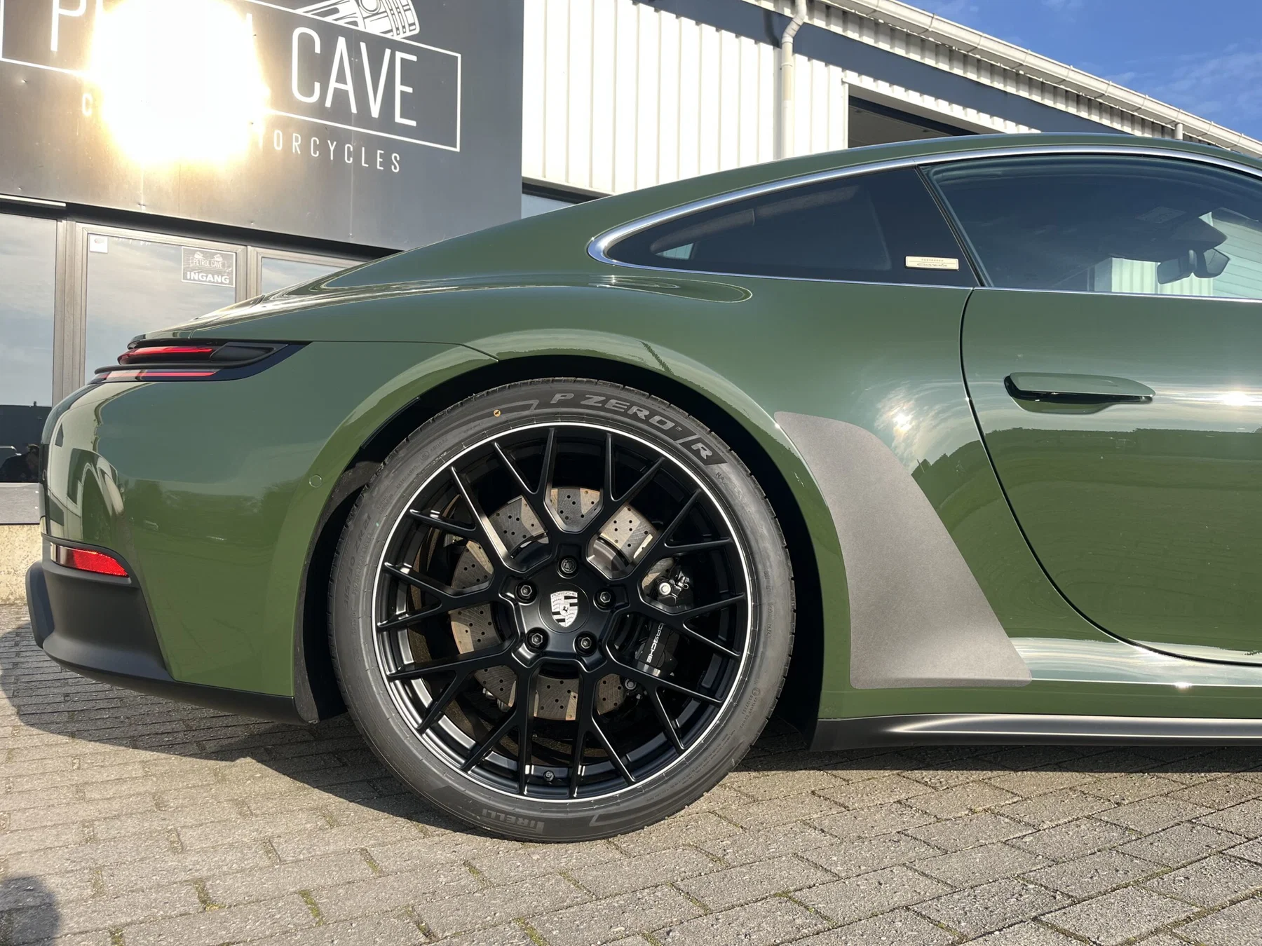 2025 Porsche 911 Carrera GTS ‘Cuarenta Edition’ in Quercus Verde