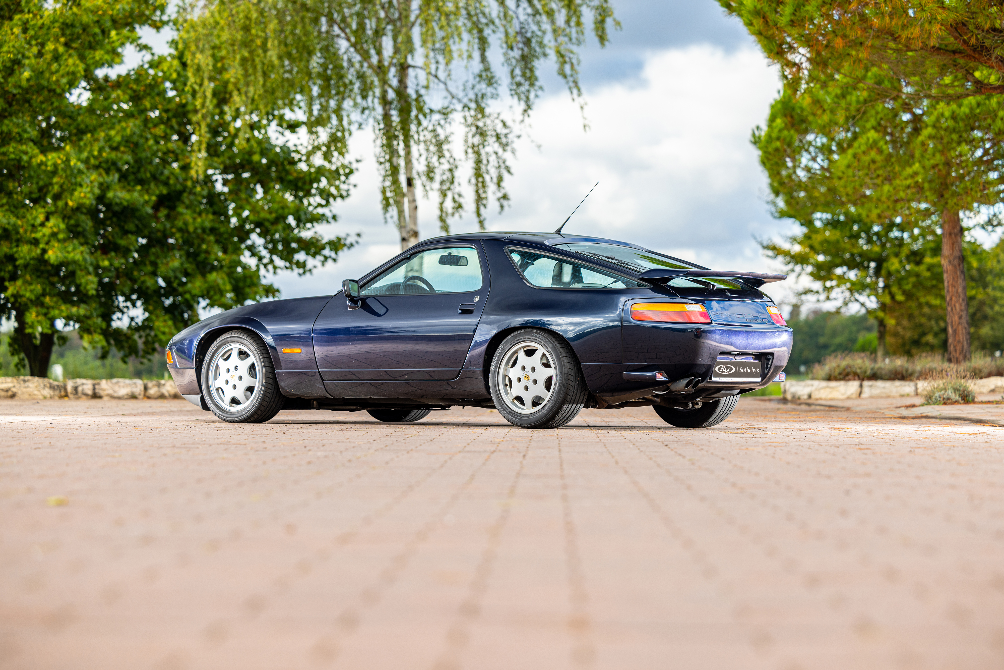 1991 Porsche 928 S4 in Midnight Blue Metallic