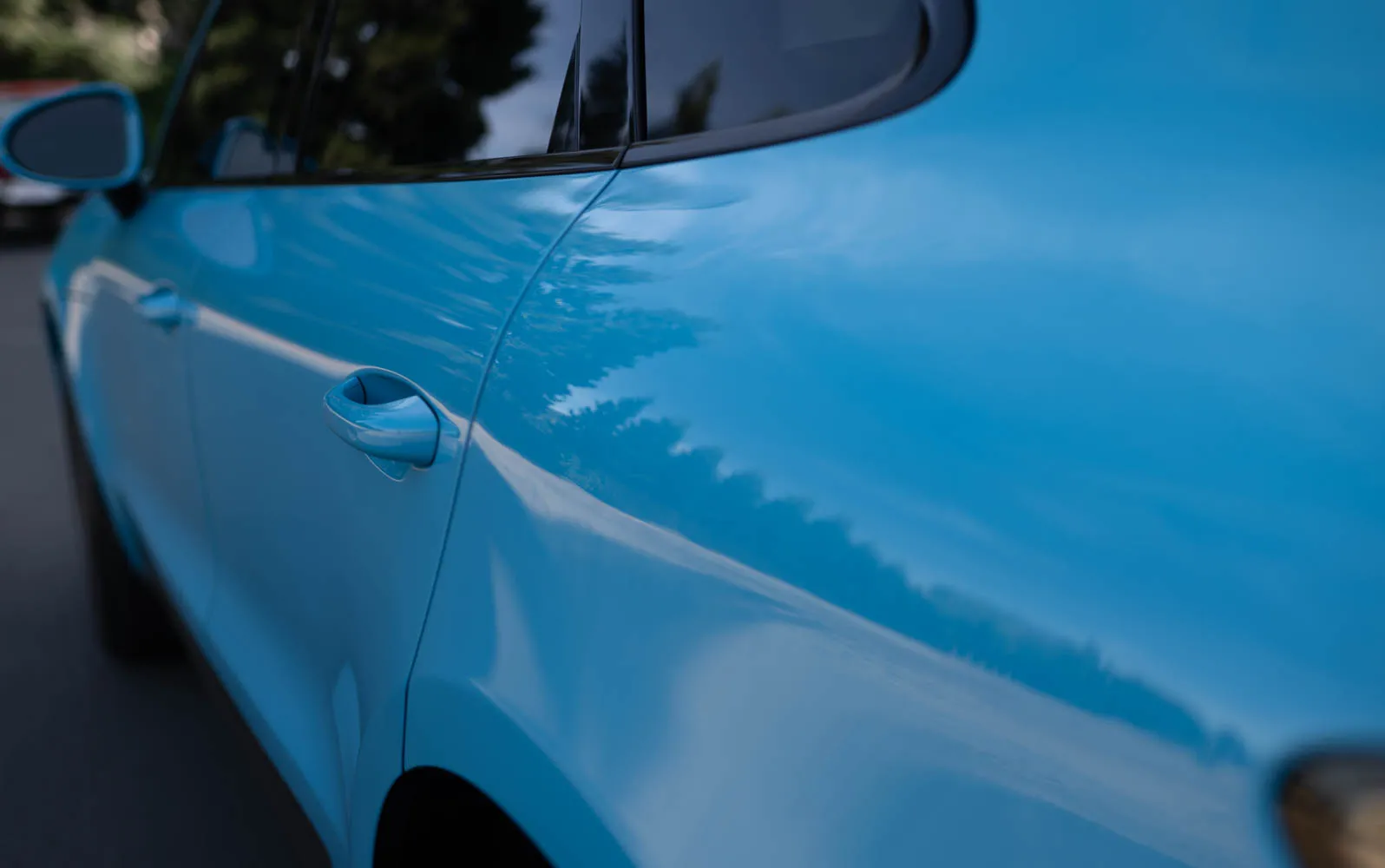 2020 Porsche Macan in Miami Blue