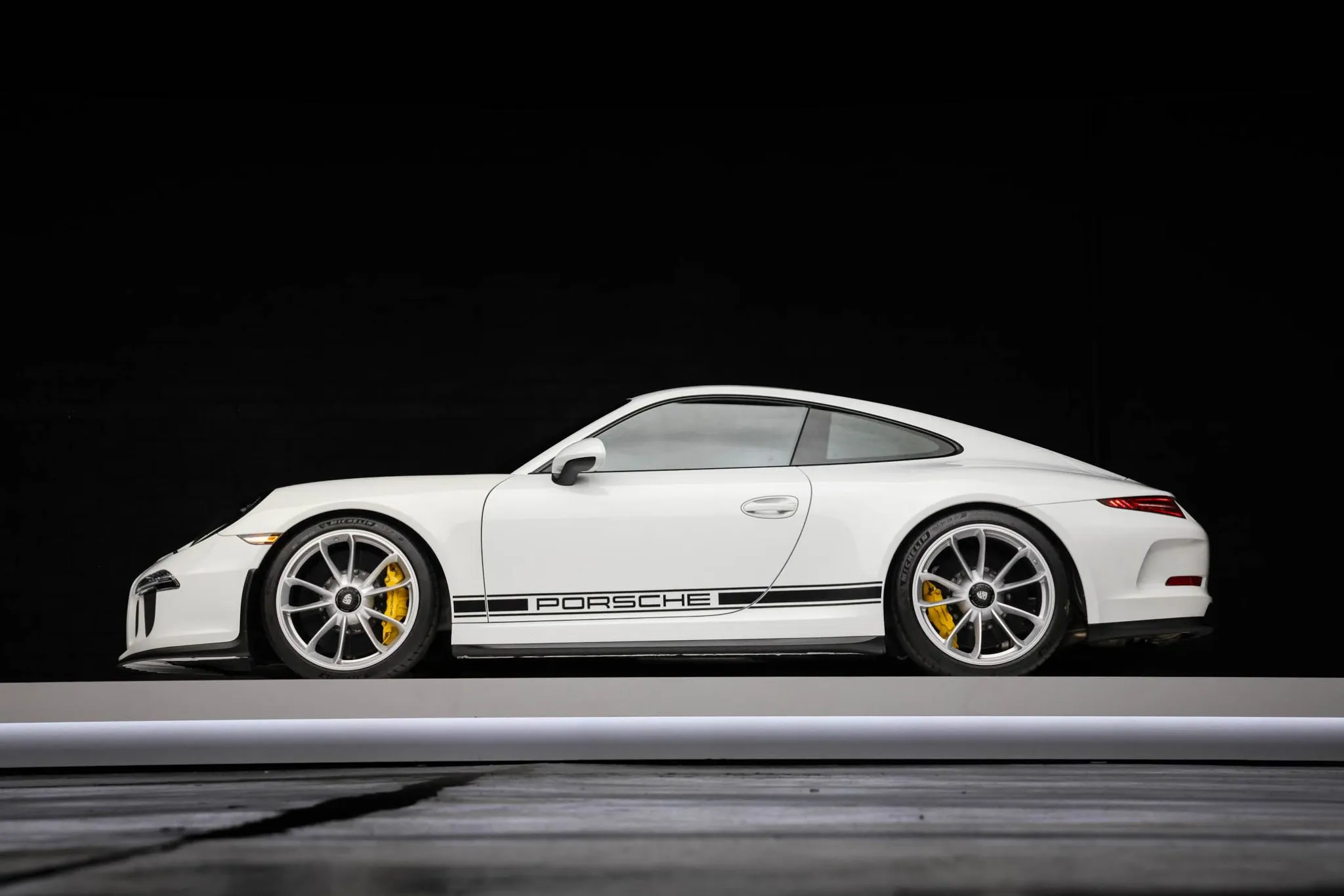 2016 Porsche 911 R in White