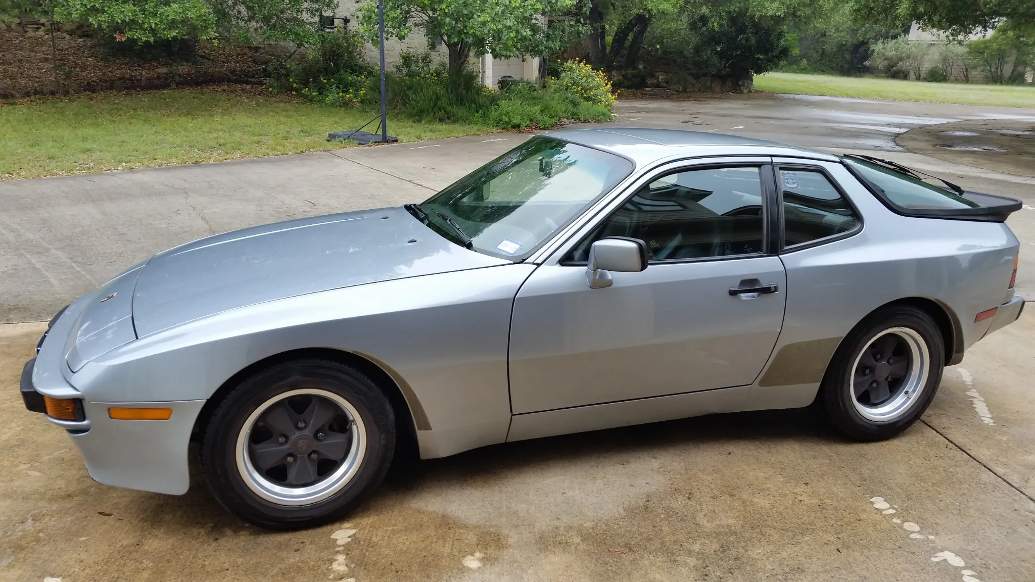 1986 Porsche 944 In Sapphire Metallic