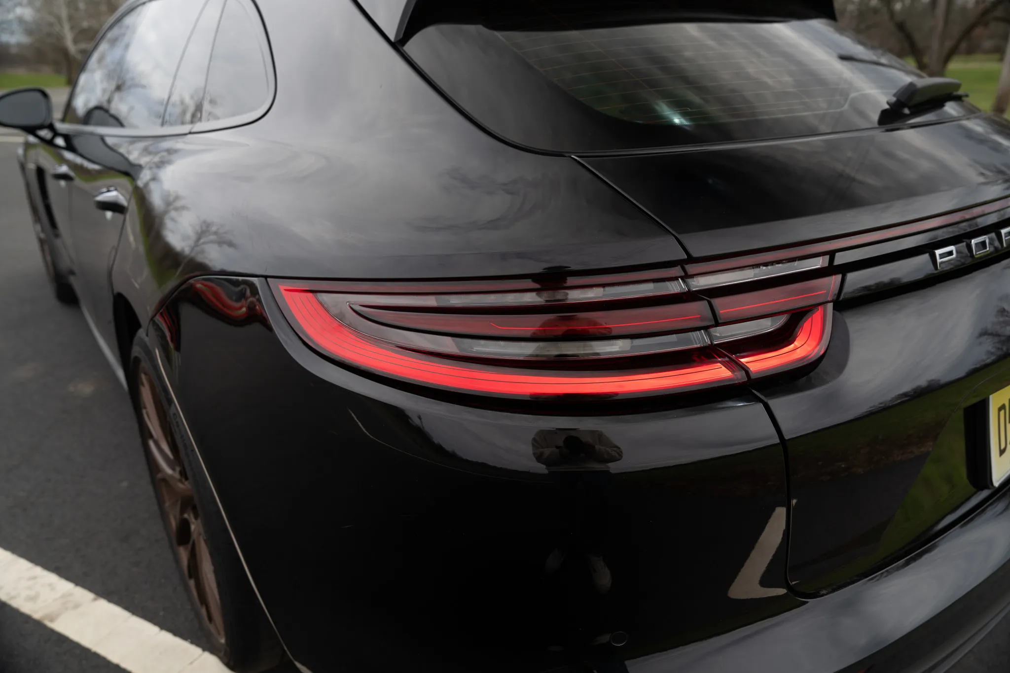 2018 Porsche Panamera 4 Sport Turismo in Black