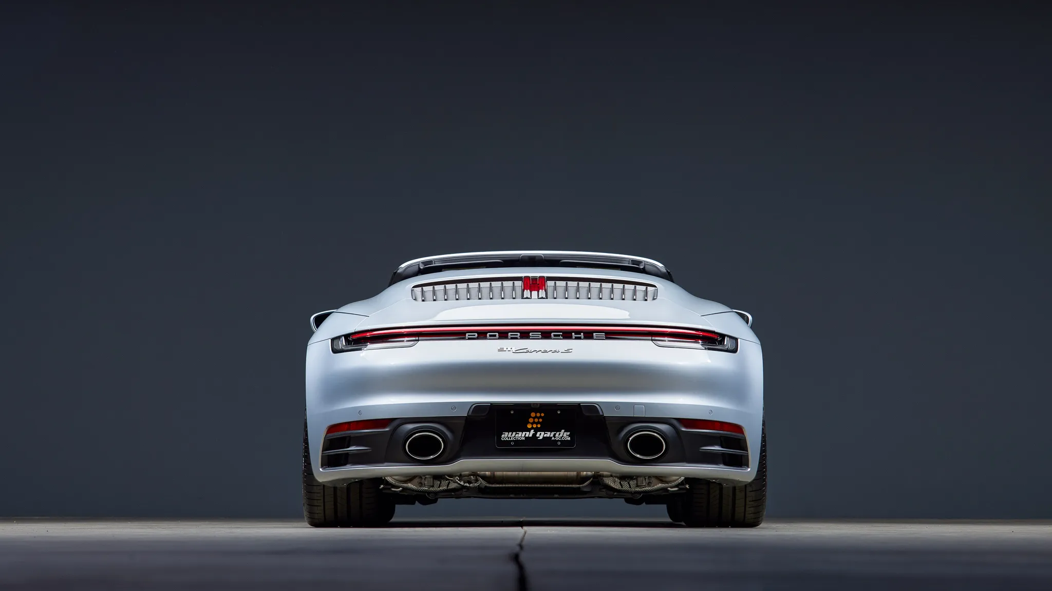 2020 Porsche 911 Carrera S Cabriolet in Dolomite Silver Metallic