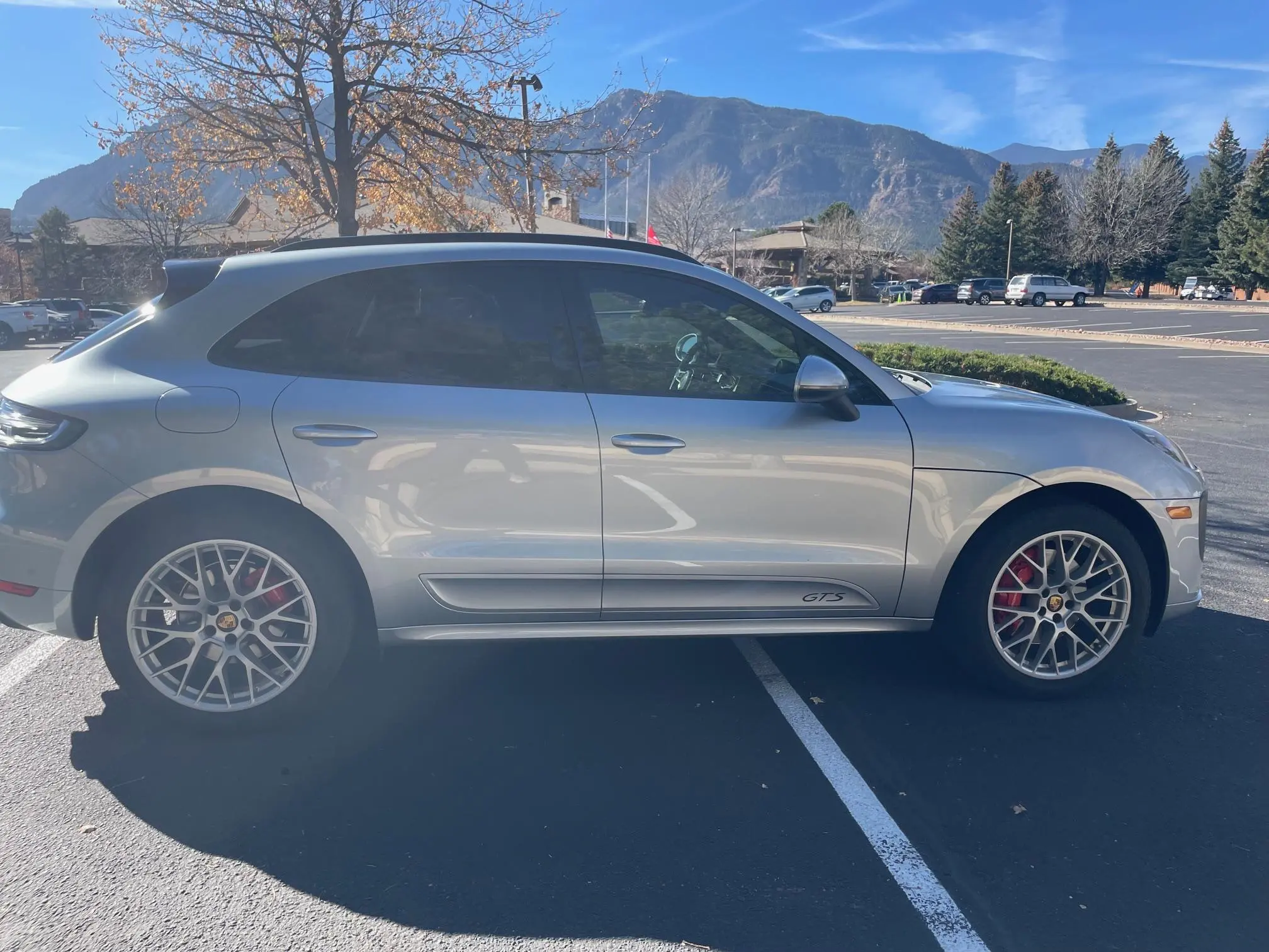 2021 Porsche Macan GTS in Dolomite Silver Metallic