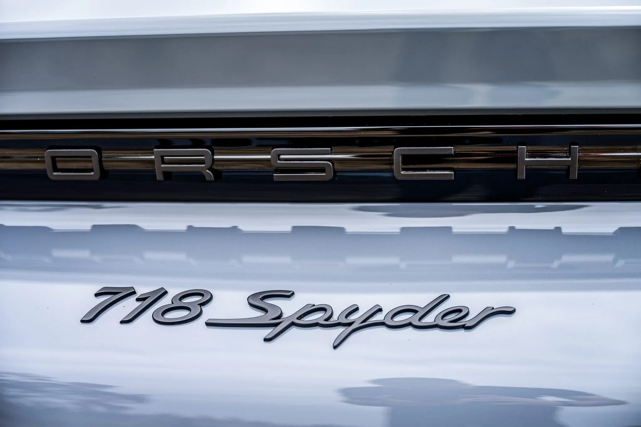 2023 Porsche 718 Spyder in Arctic Grey