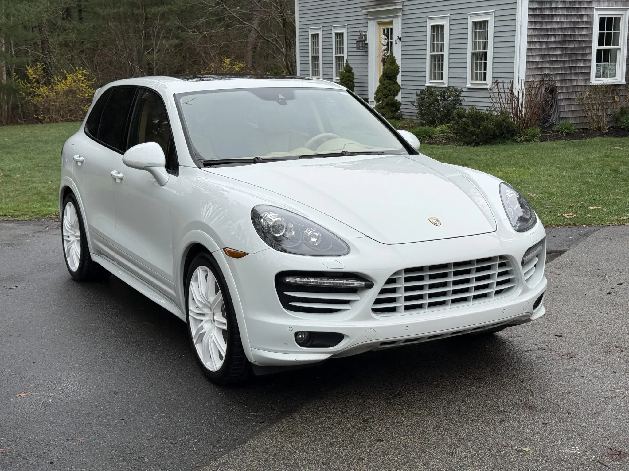 2014 Porsche Cayenne GTS in White