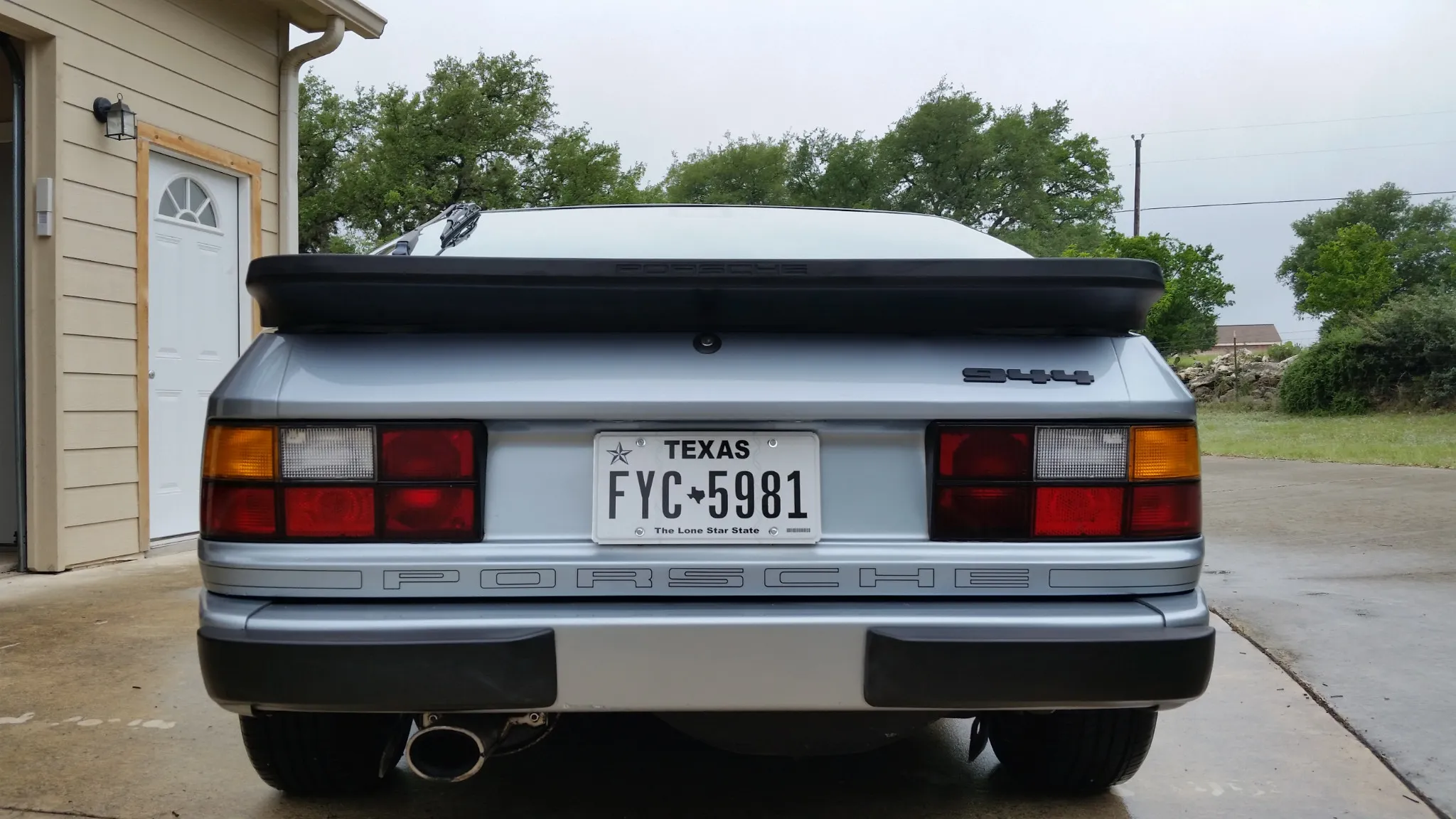 1986 Porsche 944 In Sapphire Metallic