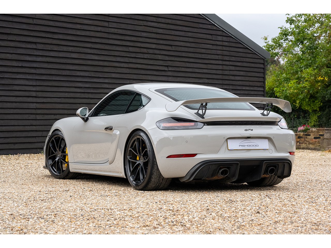 2020 Porsche 718 Cayman GT4 in Crayon