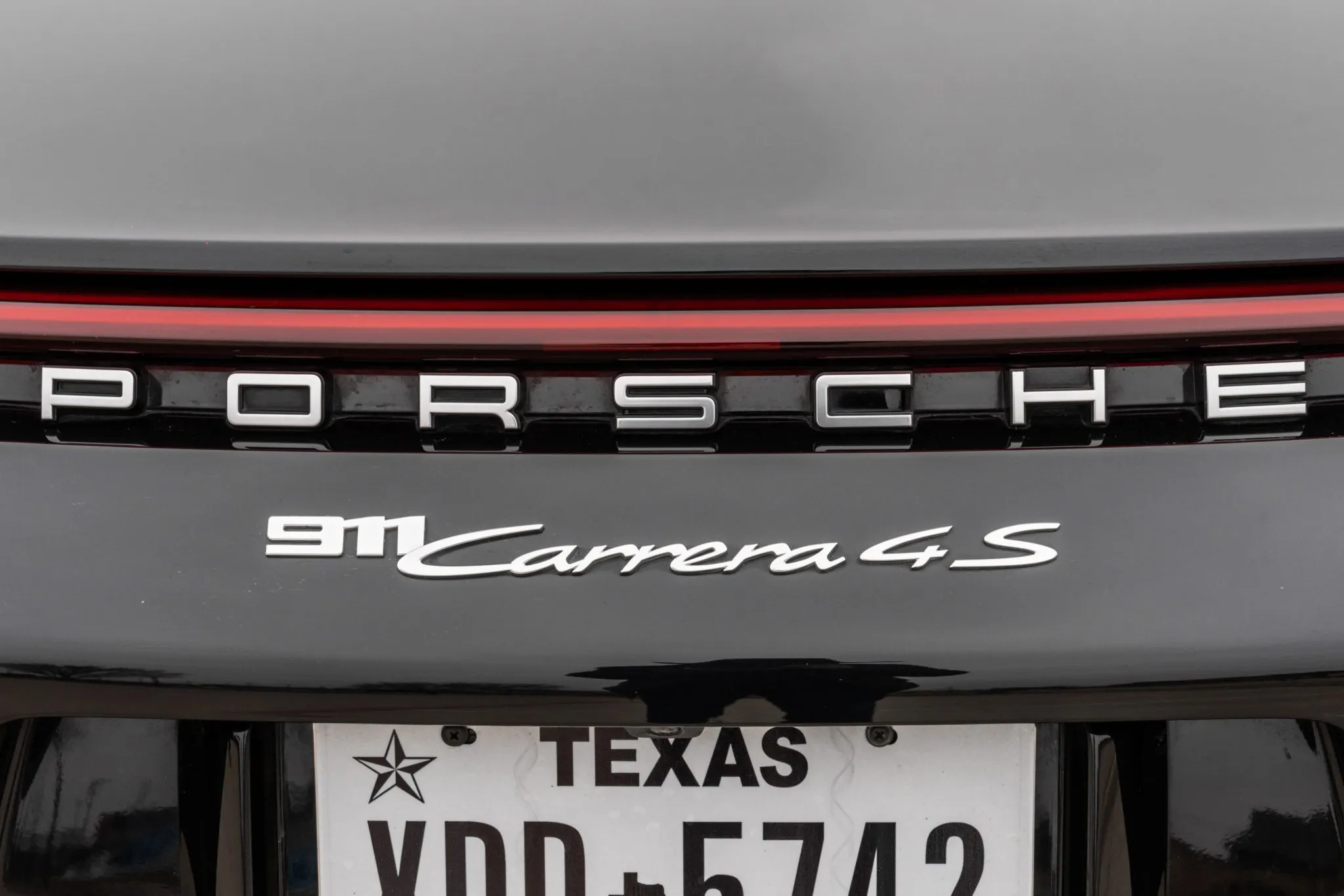 2020 Porsche 911 Carrera 4S Coupe in Jet Black Metallic